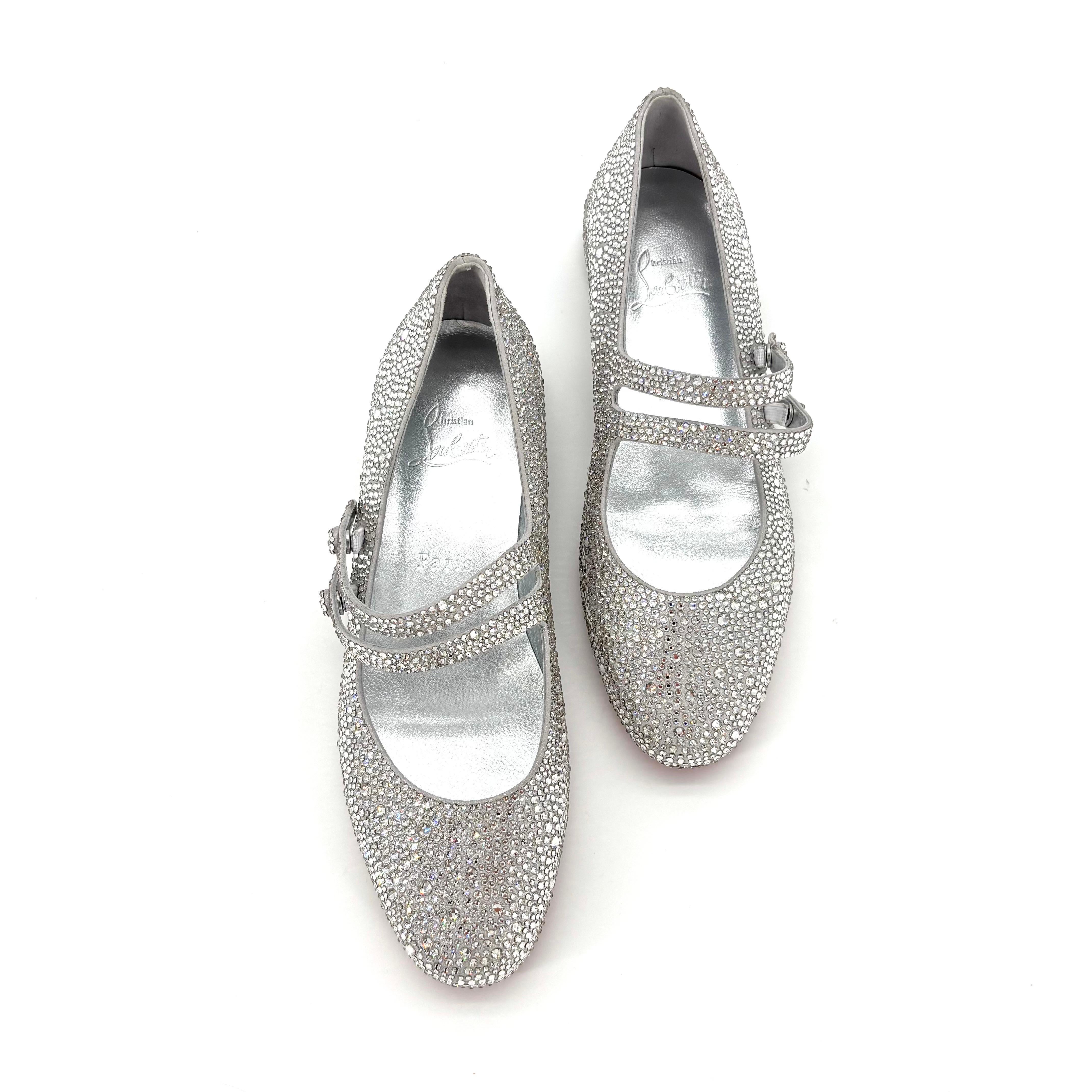Grigio NUOVO Christian Louboutin Sweet Jane Strass Embellished Mary Jane Flats 36.5 in vendita