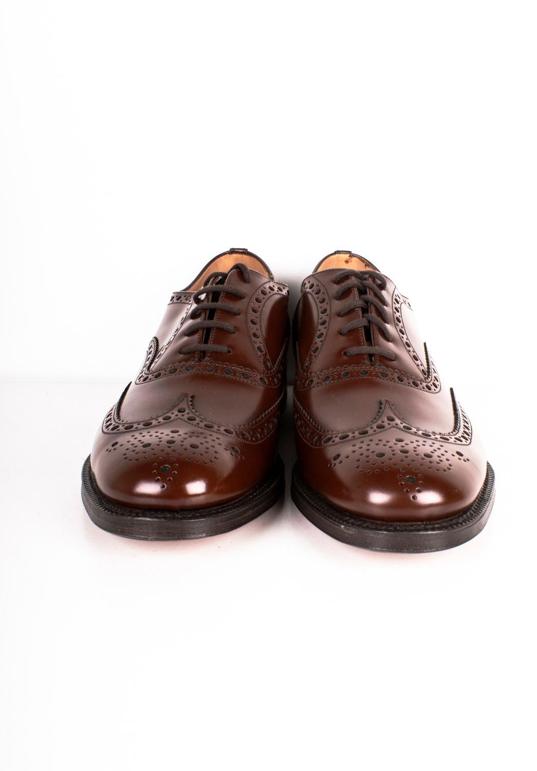 Consultez mes autres annonces. A beaucoup d'autres vêtements de marque à vendre. Ouvert à toutes les offres.
L'article mis en vente est 100% authentique Church's Derbies Men Shoes, 1332g. PE0
Couleur : marron
(La couleur réelle peut varier