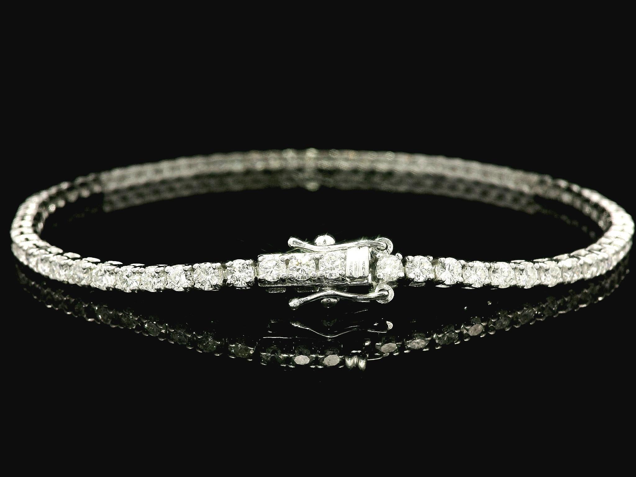 Brilliant Cut New Classic 14k White Gold 2.98ctw Diamond Line Tennis Bracelet