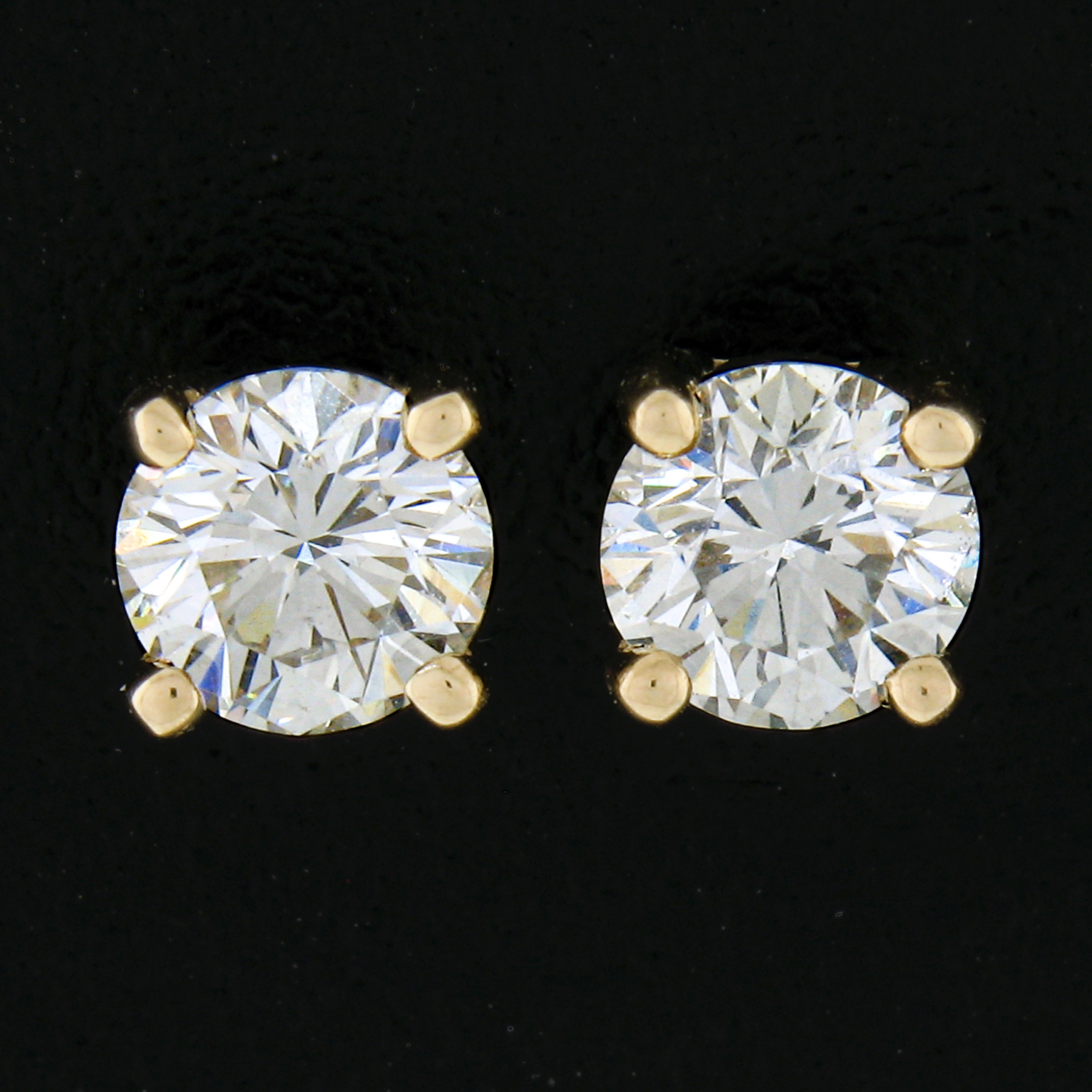 Taille ronde NEW Classic 14k Yellow Gold 0.50ct Round Ideal Cut Diamond 4-Prong Stud Earrings en vente
