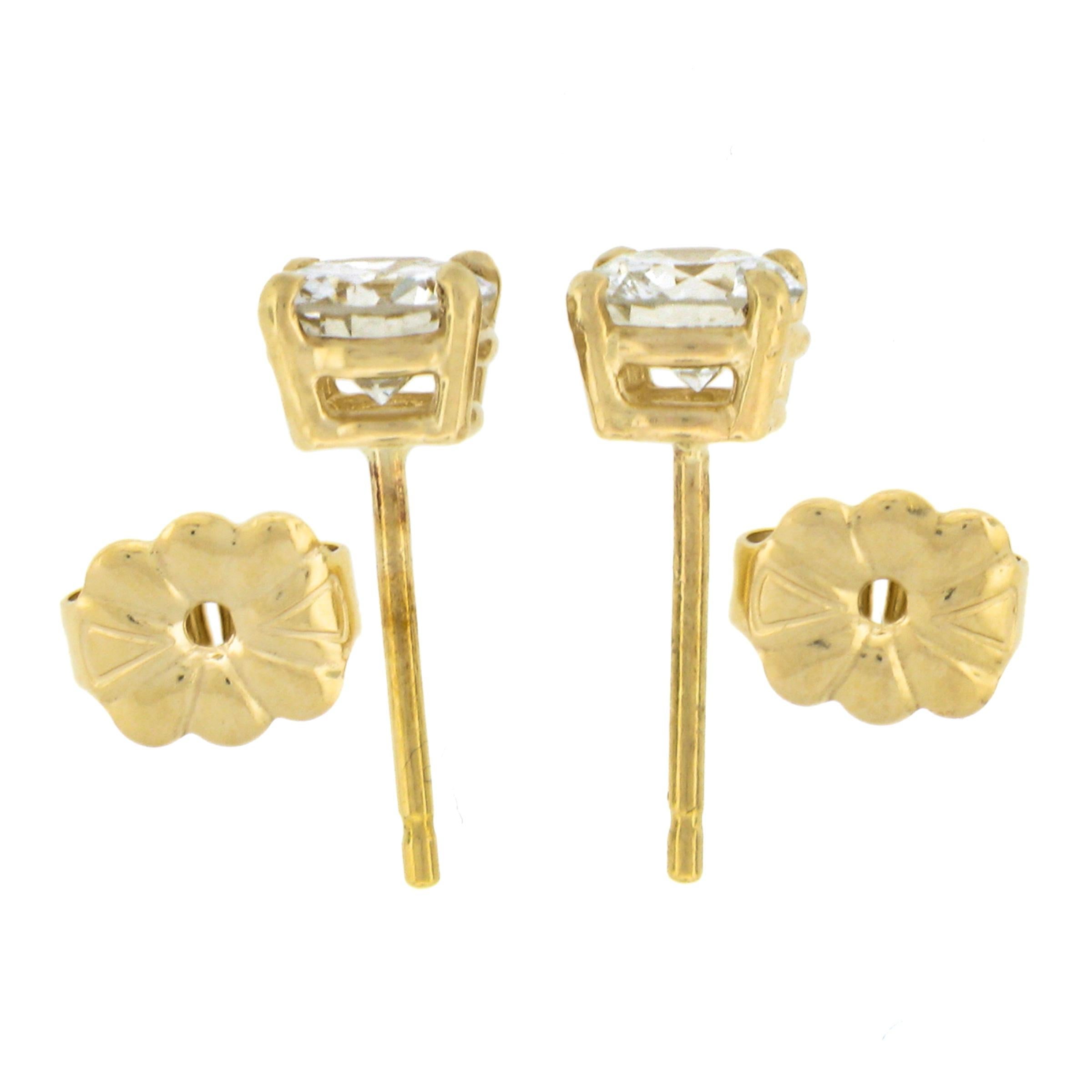 Women's NEW Classic 14k Yellow Gold 0.82ctw Round Brilliant Diamond Prong Stud Earrings For Sale