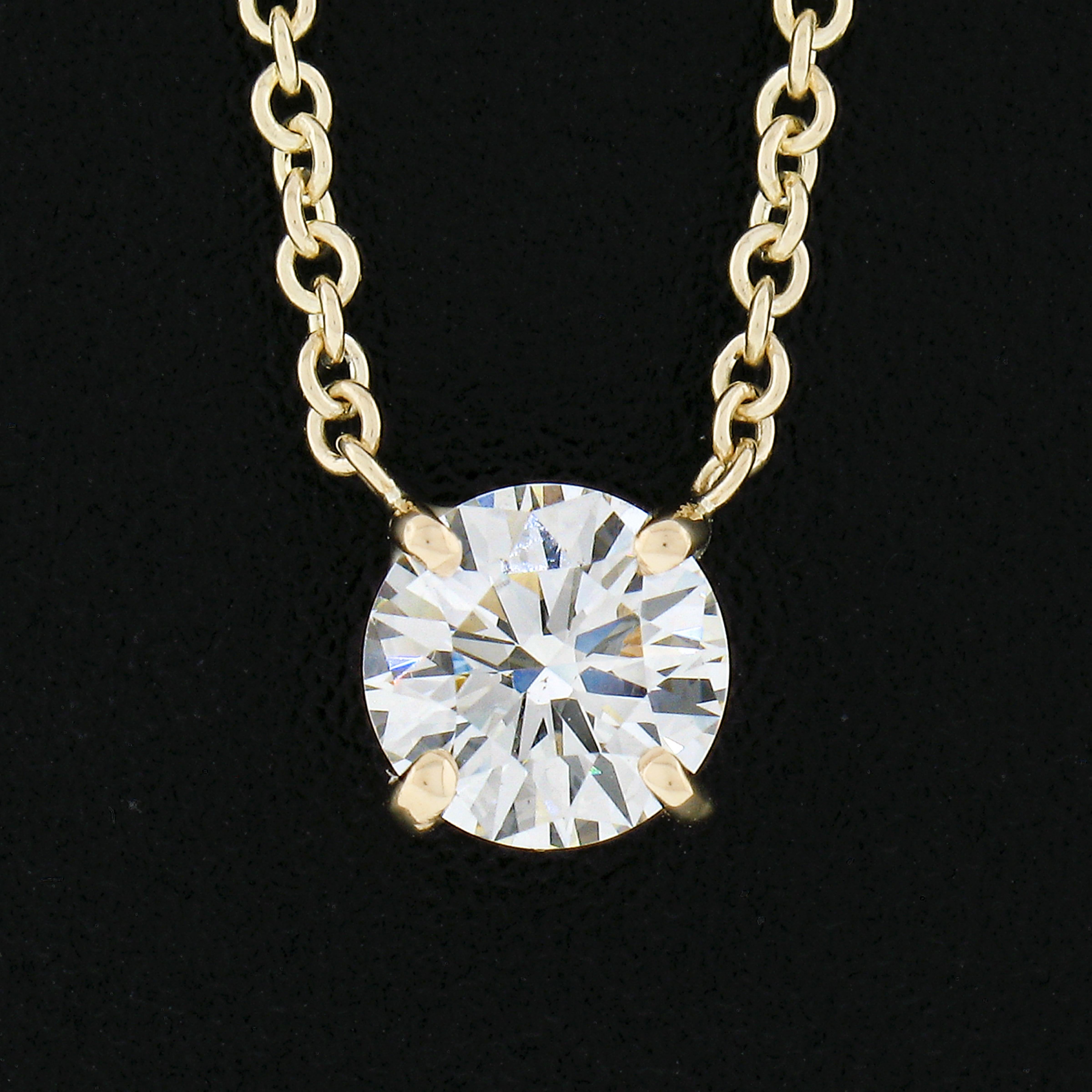 Taille ronde NEW Classic 14k Yellow Gold .58ct Round Prong Diamond Solitaire Pendant Necklace en vente