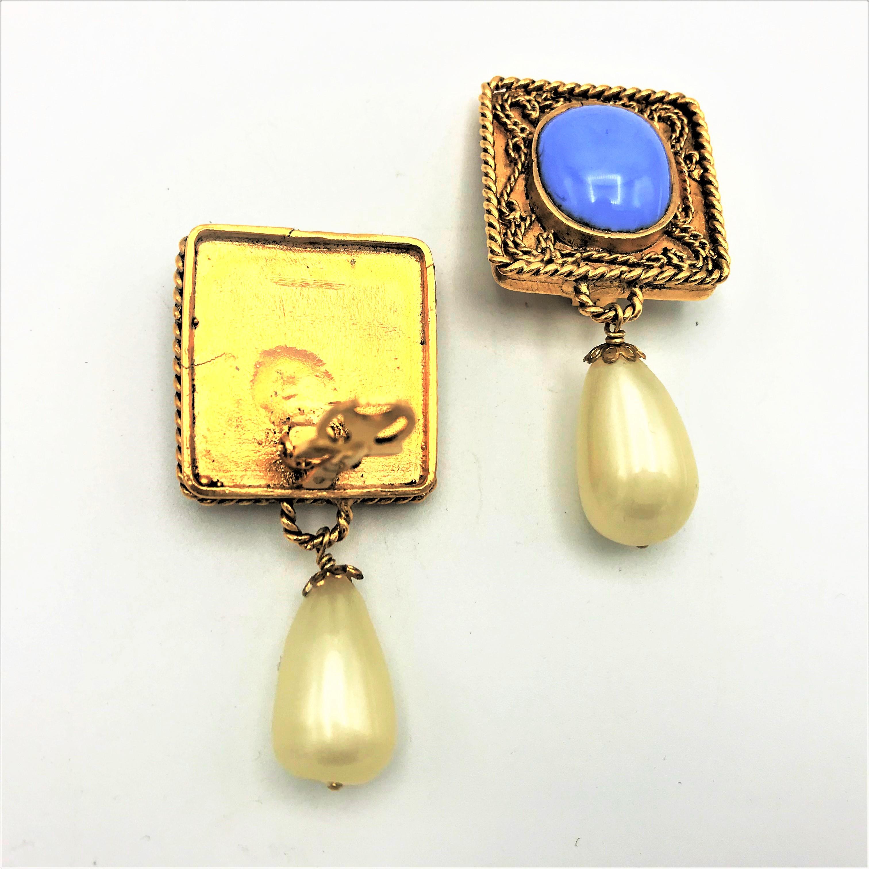 New Clip-on earring, in the style of Chanel, glass stone, faux pearl, gold plat  For Sale 2