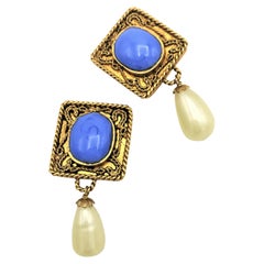 New Clip-on earring, in the style of Chanel, glass stone, faux pearl, gold plat 