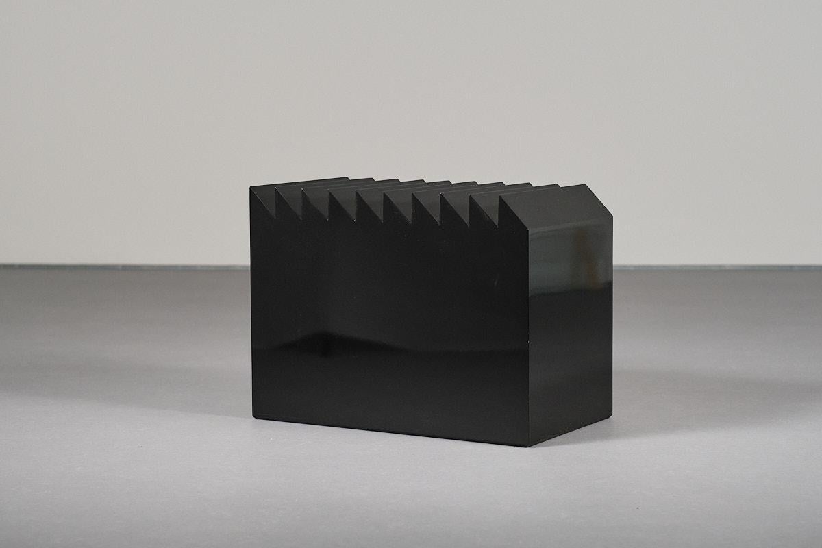 Table d'appoint laquée noire Contemporary Collectible Sierra 2 by Max Enrich en vente 5
