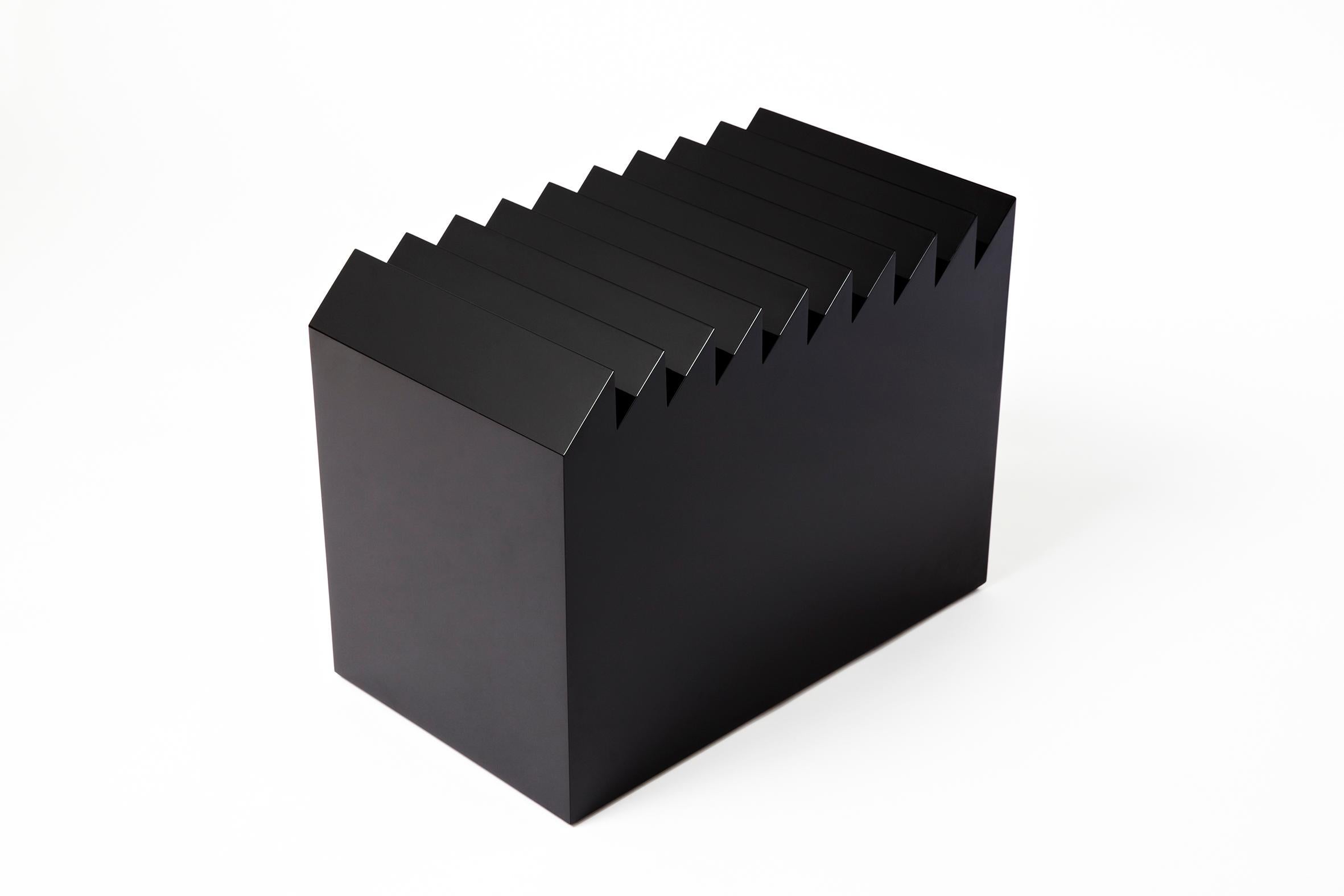 Bois Table d'appoint laquée noire Contemporary Collectible Sierra 2 by Max Enrich en vente
