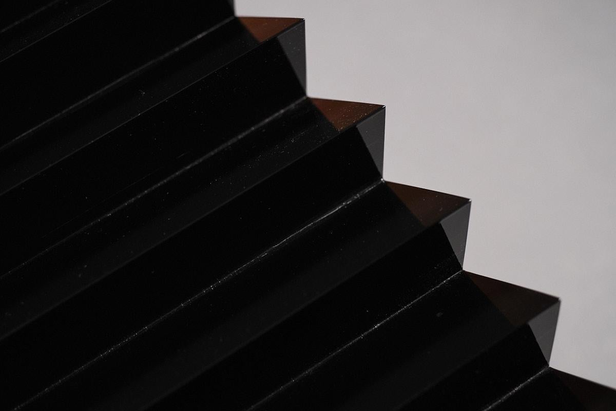 Table d'appoint laquée noire Contemporary Collectible Sierra 2 by Max Enrich en vente 2