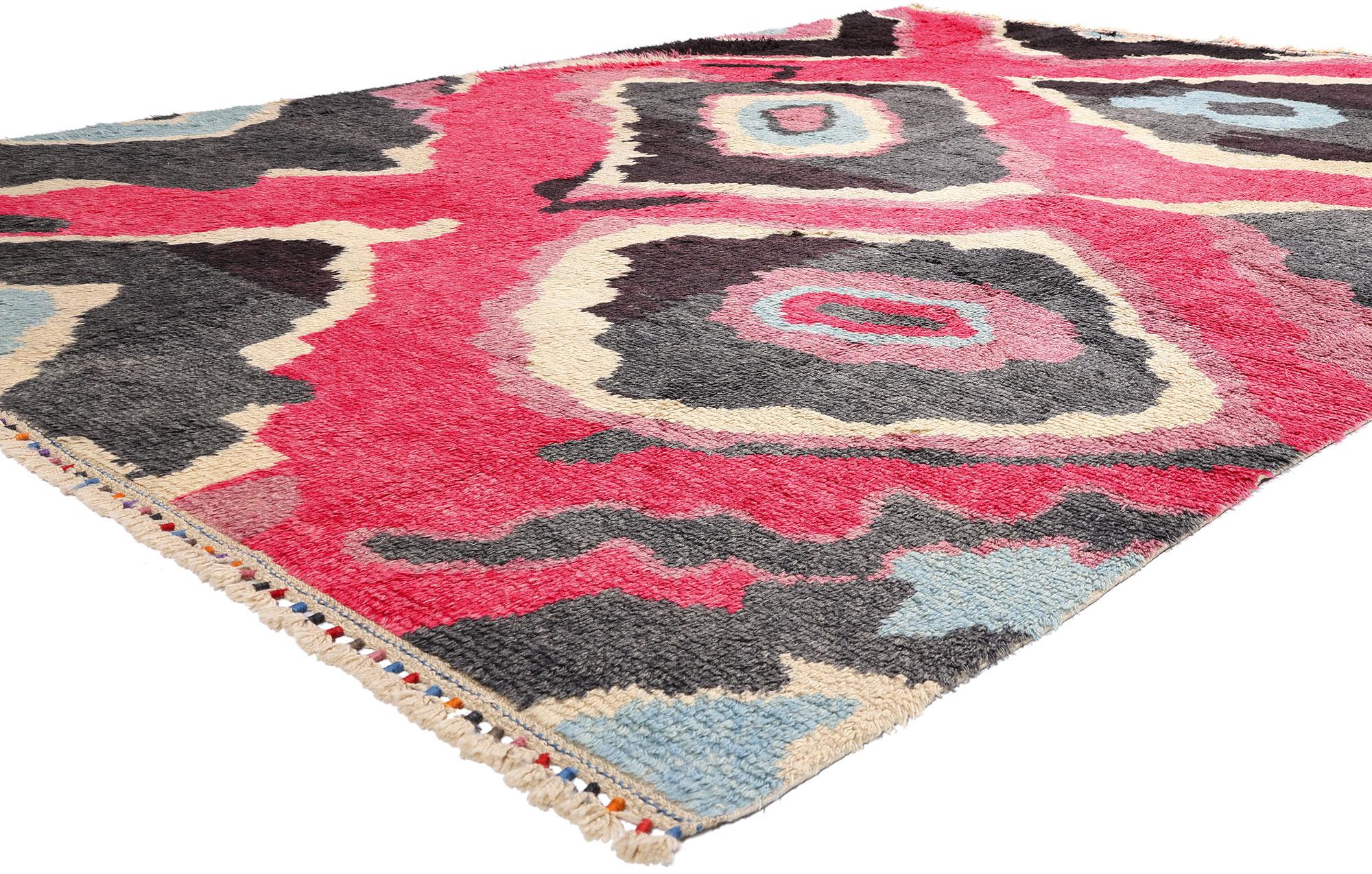 51872 New Colorful Tulu Shag Rug Inspired by Sonia Delaunay 09'01 x 12'10. Dieser türkische Tulu-Zottelteppich ist eine kühne Träumerei aus Wolle und Farbe, eine strahlende Verschmelzung von traditionellem Handwerk und avantgardistischer Vision. Der