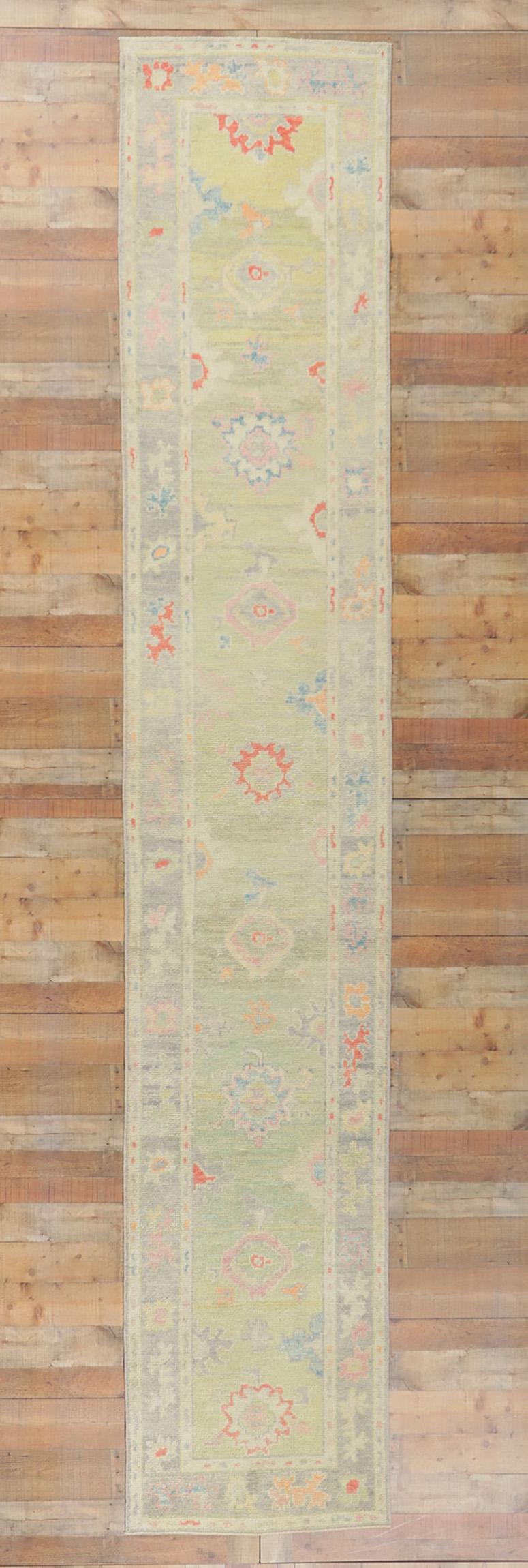Neuer farbenfroher zeitgenössischer türkischer Oushak-Teppich, 02'10 x 15'08 im Angebot 3