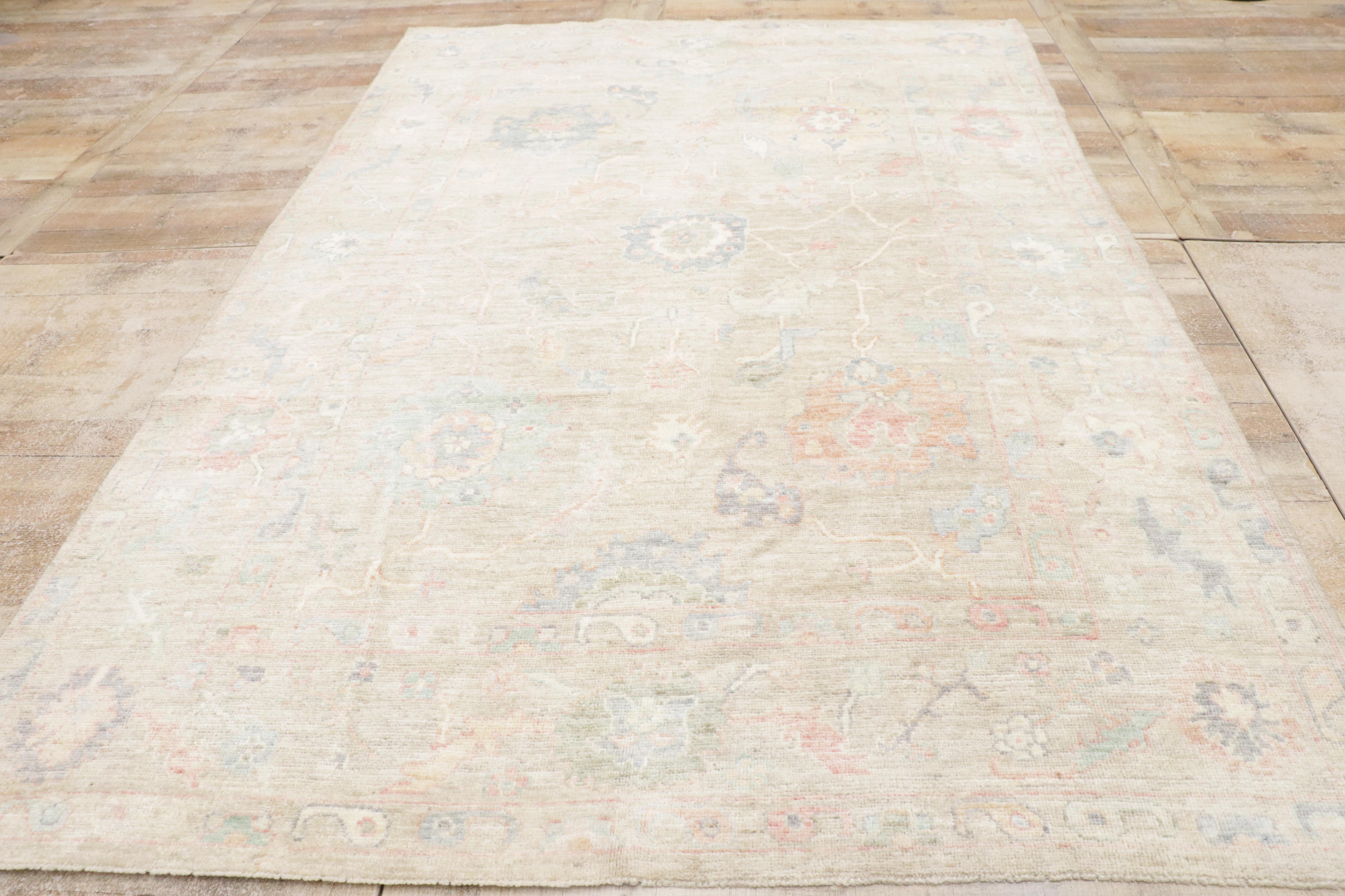 Neuer farbenfroher Oushak-Teppich in Pastell, Bridgerton Regency Meets Modern Style im Angebot 7