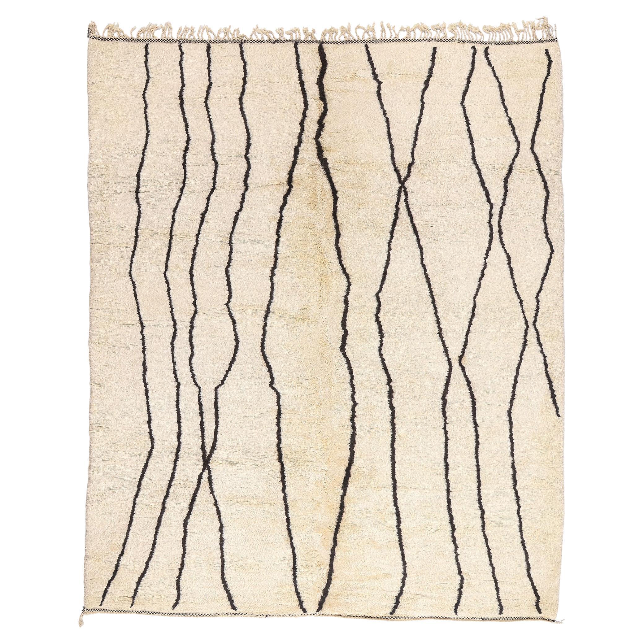 New Contemporary Beni Mirit Moroccan Rug with Organic Modern Style For Sale