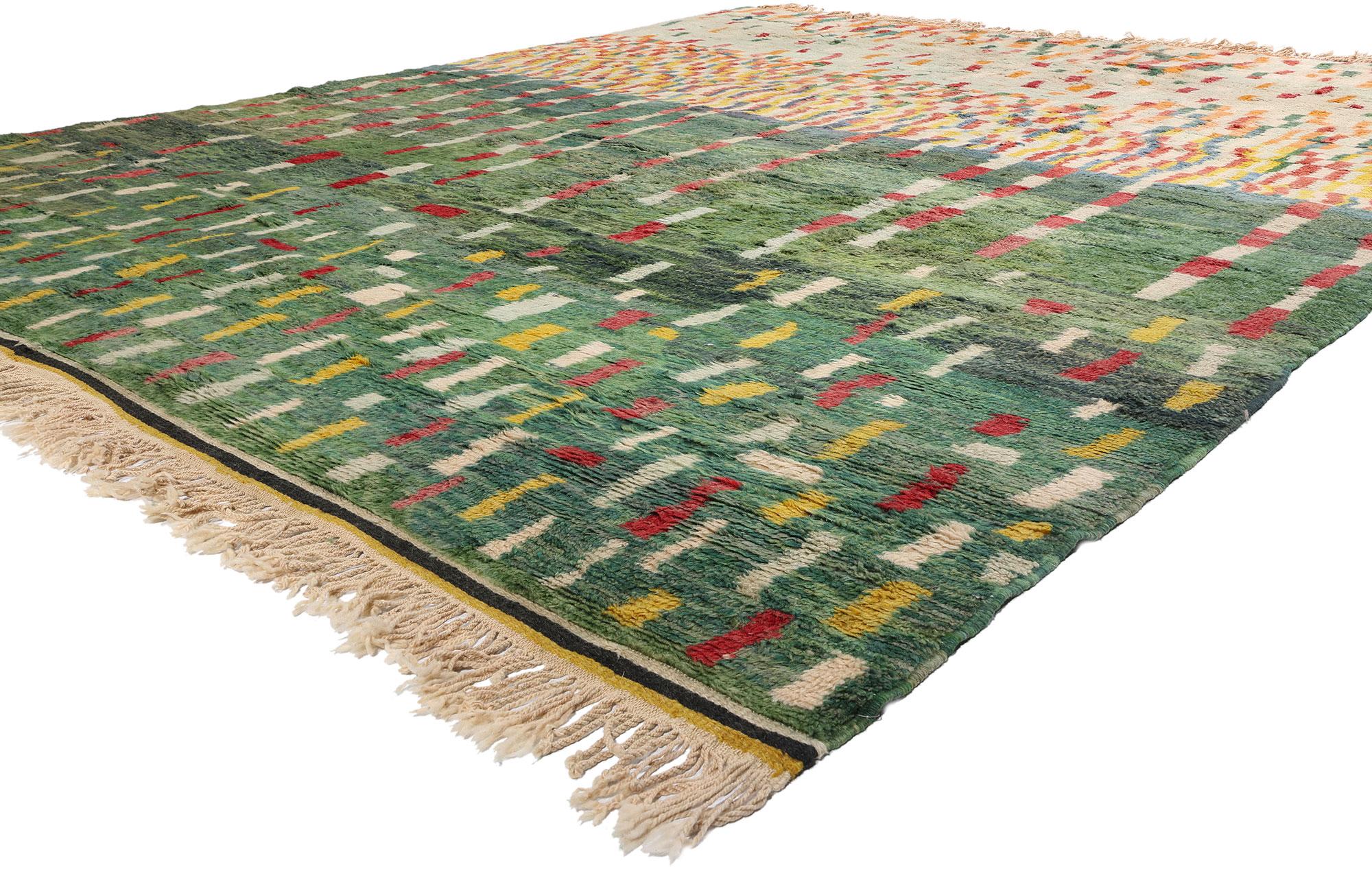 79134 New Modern Beni Mrirt Marokkanischer Teppich, 11'08 x 14'01. Dieser moderne, handgeknüpfte marokkanische Wollteppich Beni Mrirt ist ein atemberaubendes Zeugnis der lebendigen und ausdrucksstarken marokkanischen Weberei, die sich von den