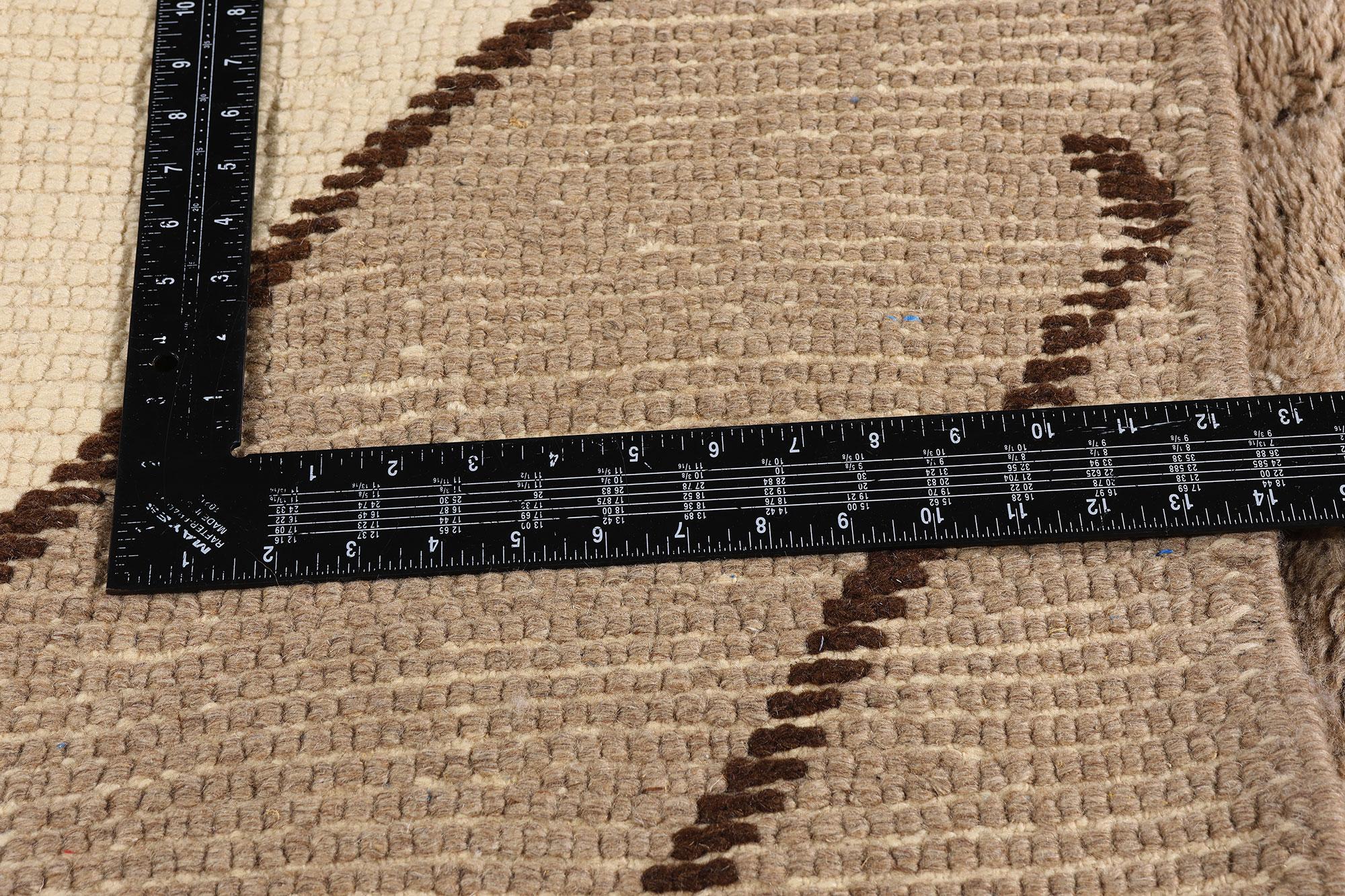 New Contemporary Berber Beni Mrirt Moroccan Rug with Modern Style For Sale 4