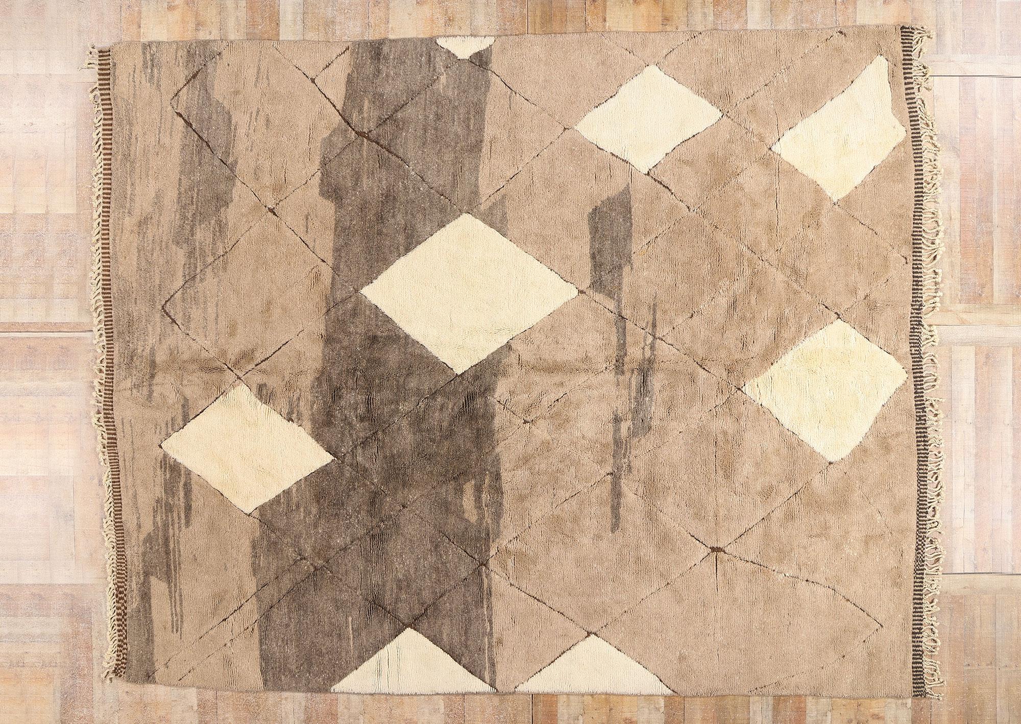 New Contemporary Berber Beni Mrirt Moroccan Rug with Modern Style For Sale 10