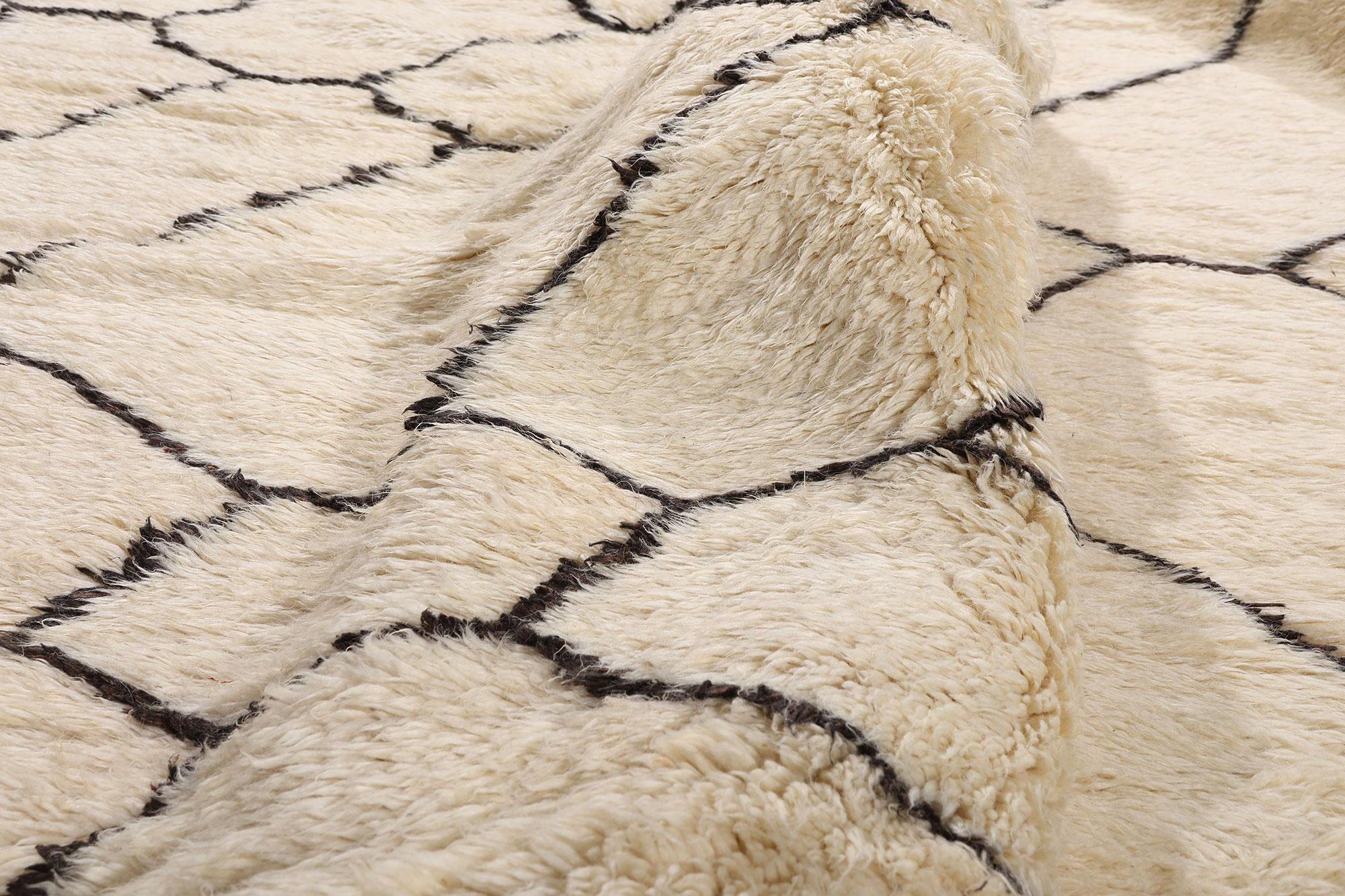 New Contemporary Berber Beni Mrirt Moroccan Rug with Organic Modern Style For Sale 6
