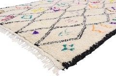 Nouveau tapis berbère marocain Azilal contemporain avec style tribal bohémien Hygge