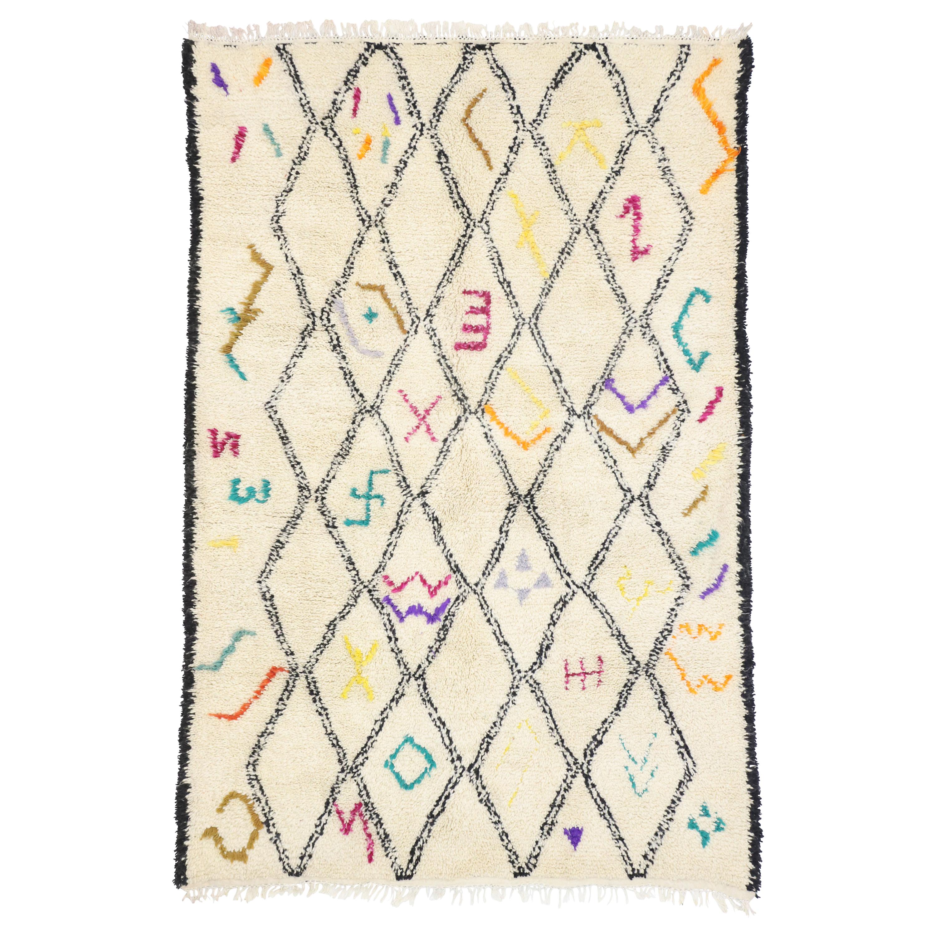 New Contemporary Berber Moroccan Azilal Rug with Hygge Bohemian Tribal Style For Sale