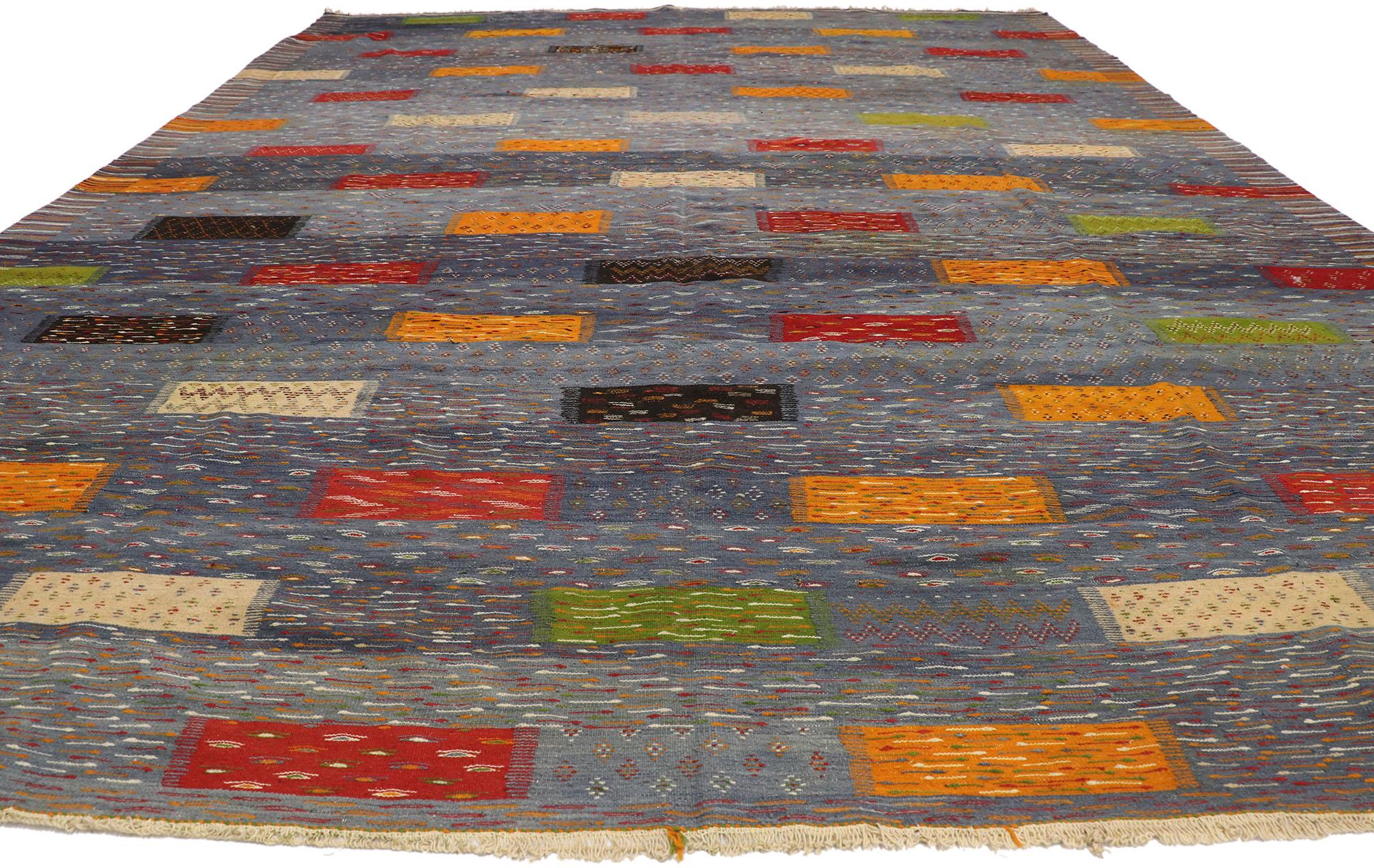 Hand-Woven New Contemporary Berber Moroccan Kilim Rug, Modern Cabin Style Flat-Weave Rug For Sale
