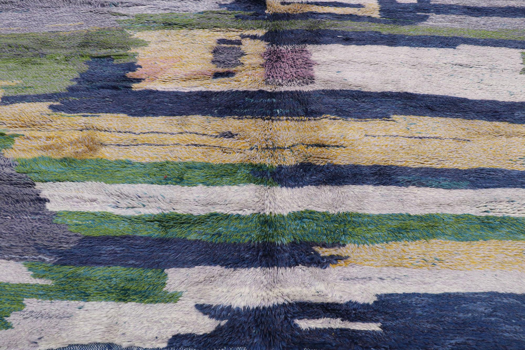 Marocain Nouveau tapis berbère marocain contemporain de style expressionniste abstrait en vente