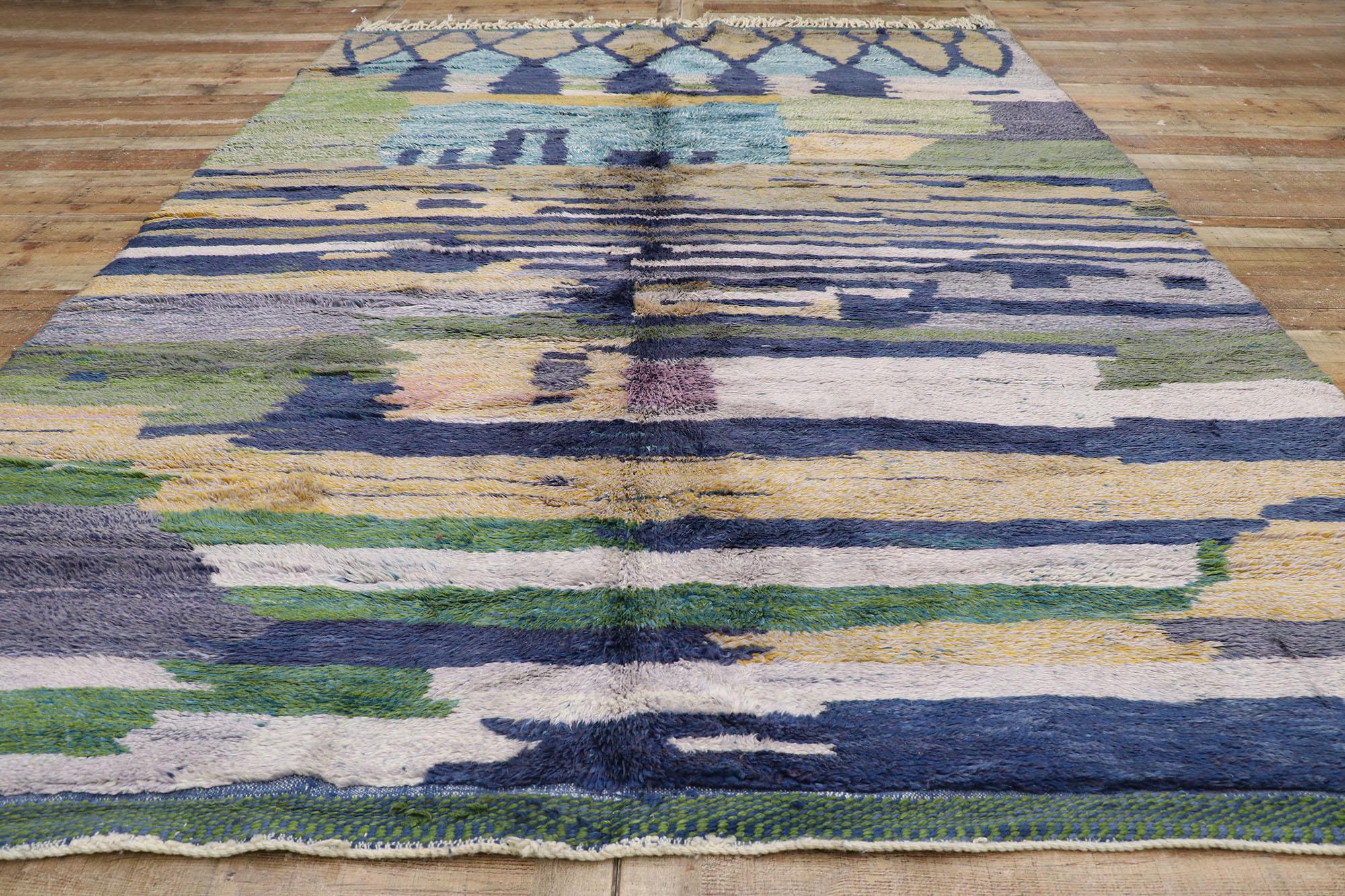 XXIe siècle et contemporain Nouveau tapis berbère marocain contemporain de style expressionniste abstrait en vente