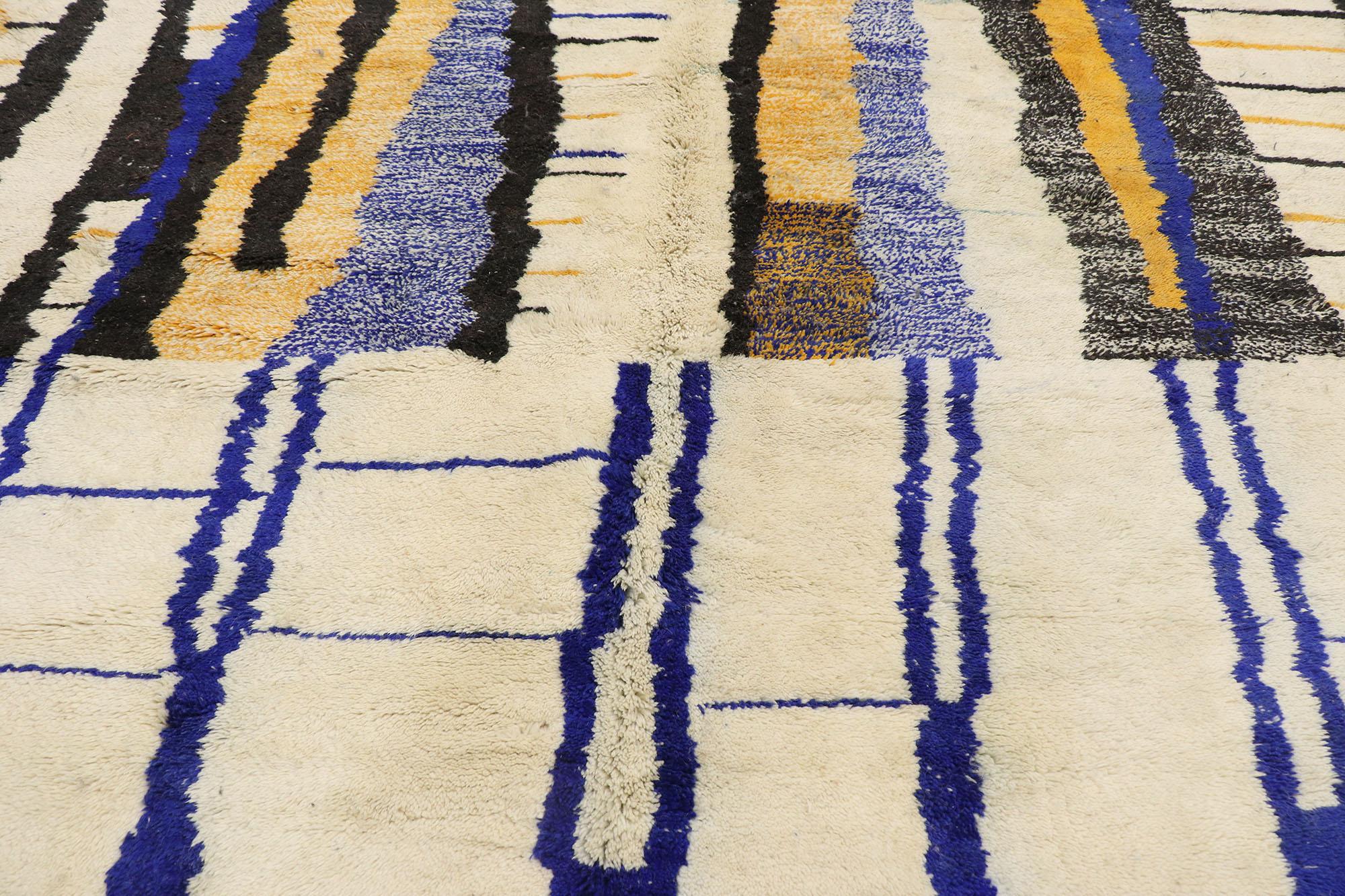 Large Authentic Berber Moroccan Rug with Linear Abstract Expressionist Style In New Condition For Sale In Dallas, TX