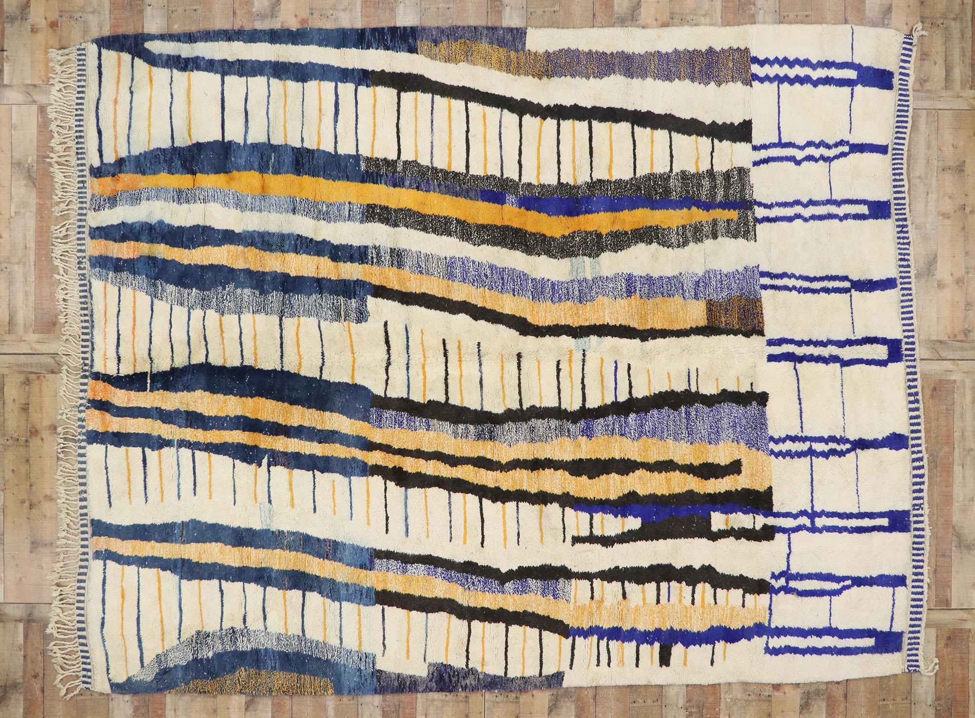 Zeitgenössischer marokkanischer Berberteppich mit linearem, abstraktem Expressionismus-Stil im Angebot 1