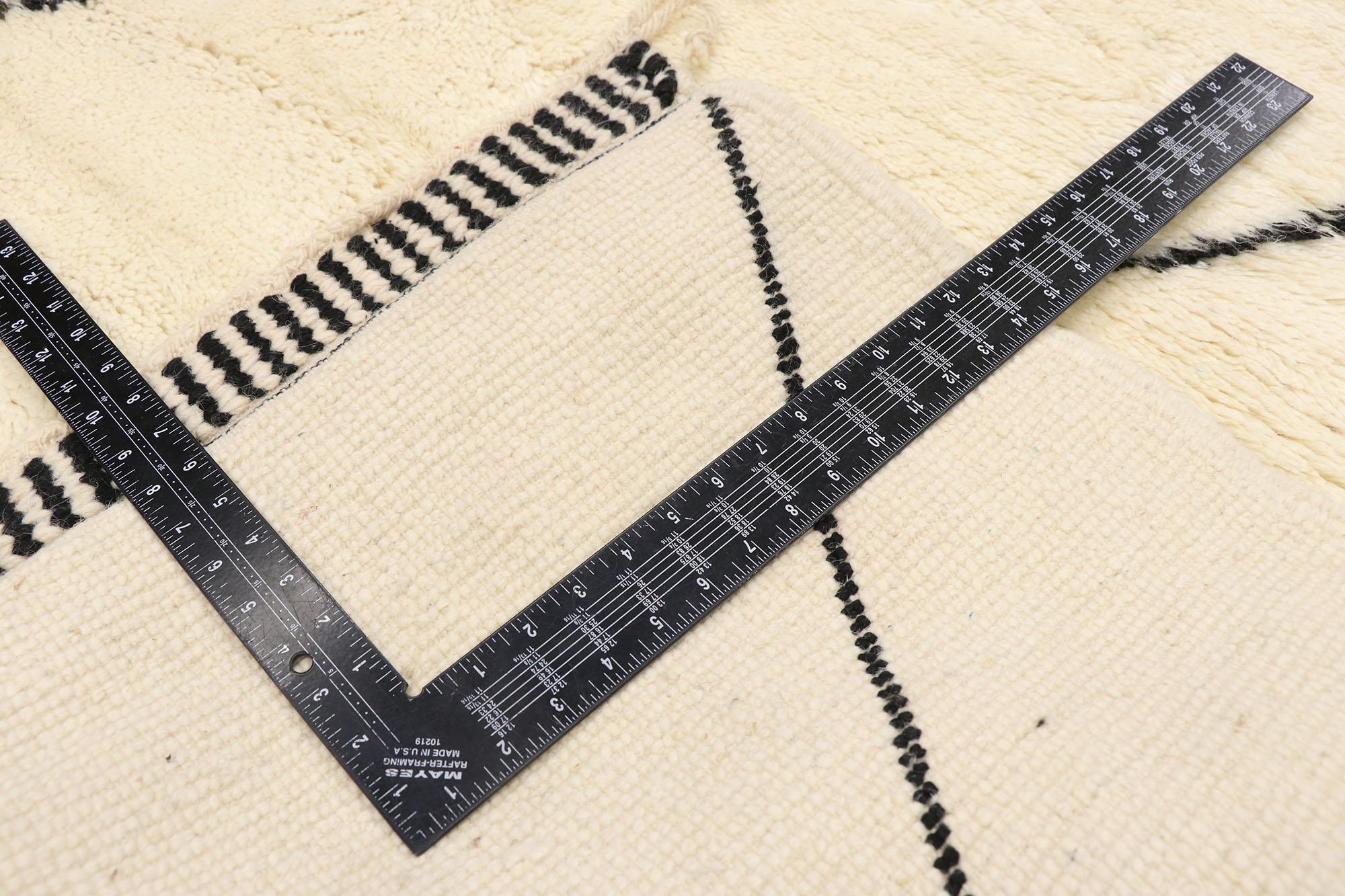 New Contemporary Berber Moroccan Rug with Minimalist Hygge Style In New Condition For Sale In Dallas, TX