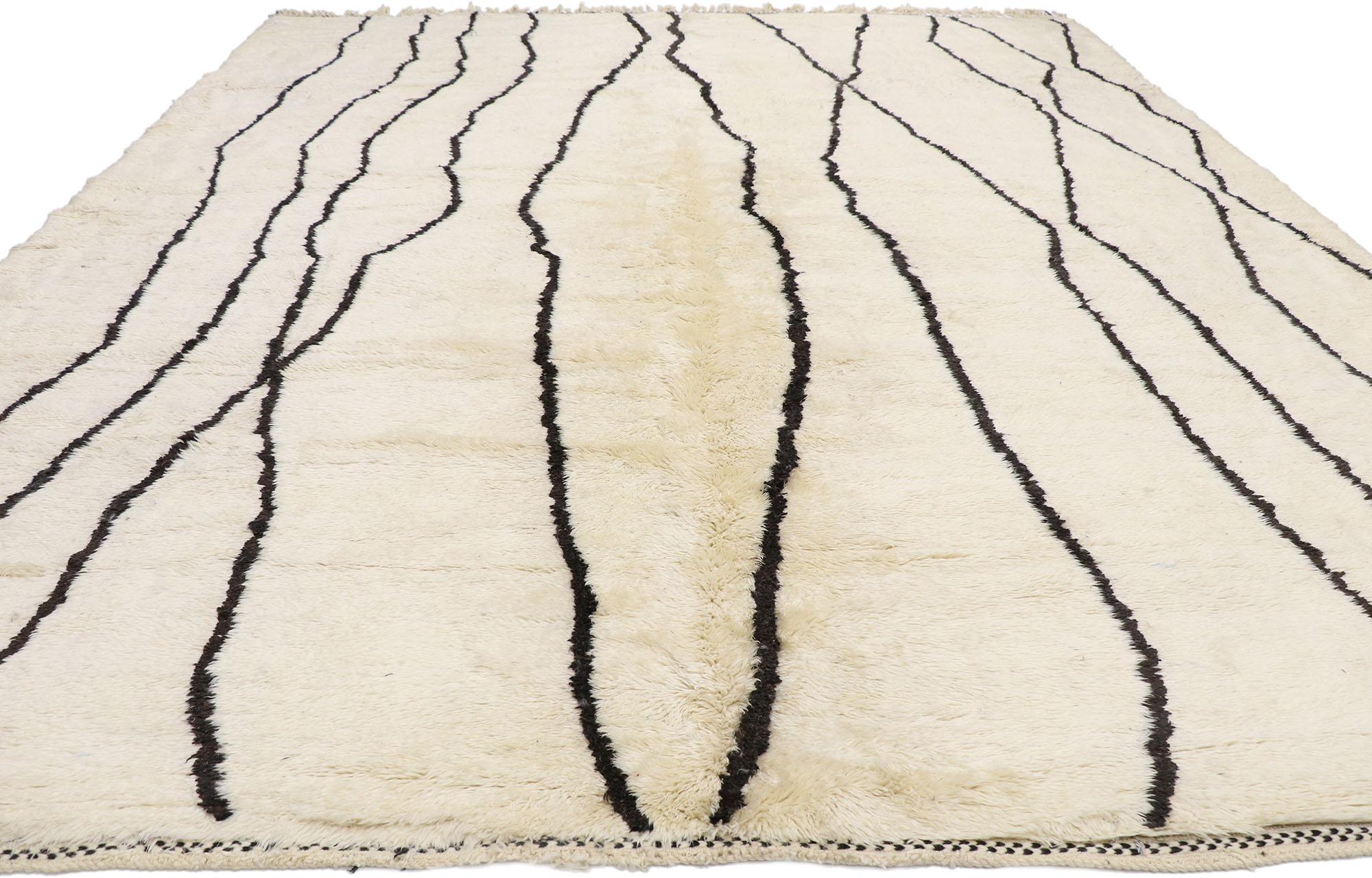 New Contemporary Beni Mirit Moroccan Rug with Organic Modern Style In New Condition For Sale In Dallas, TX