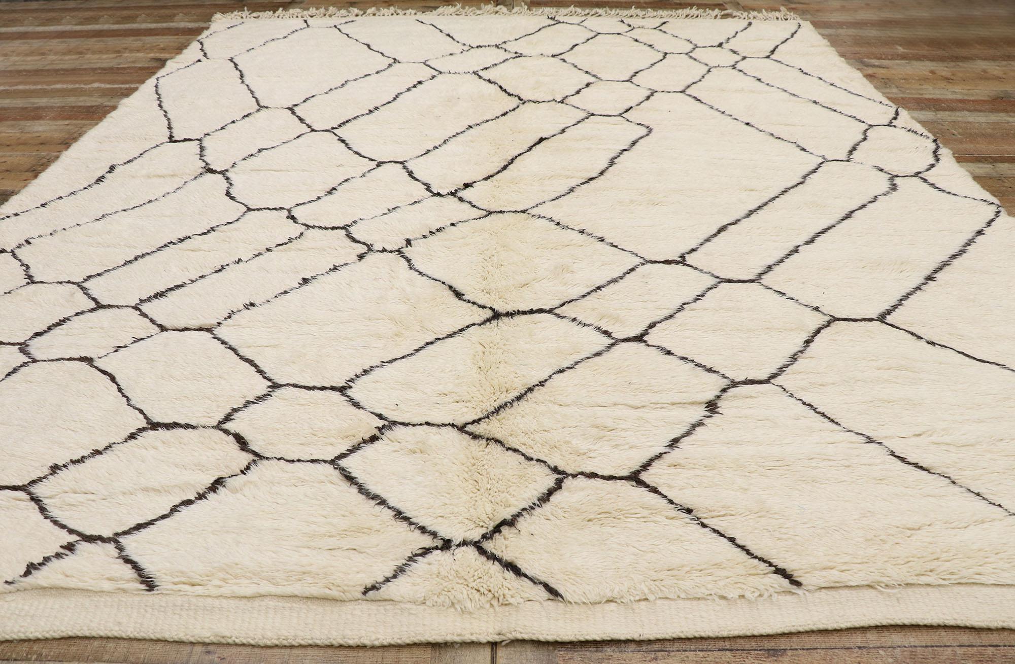 New Contemporary Berber Moroccan Rug with Minimalist Style For Sale 1