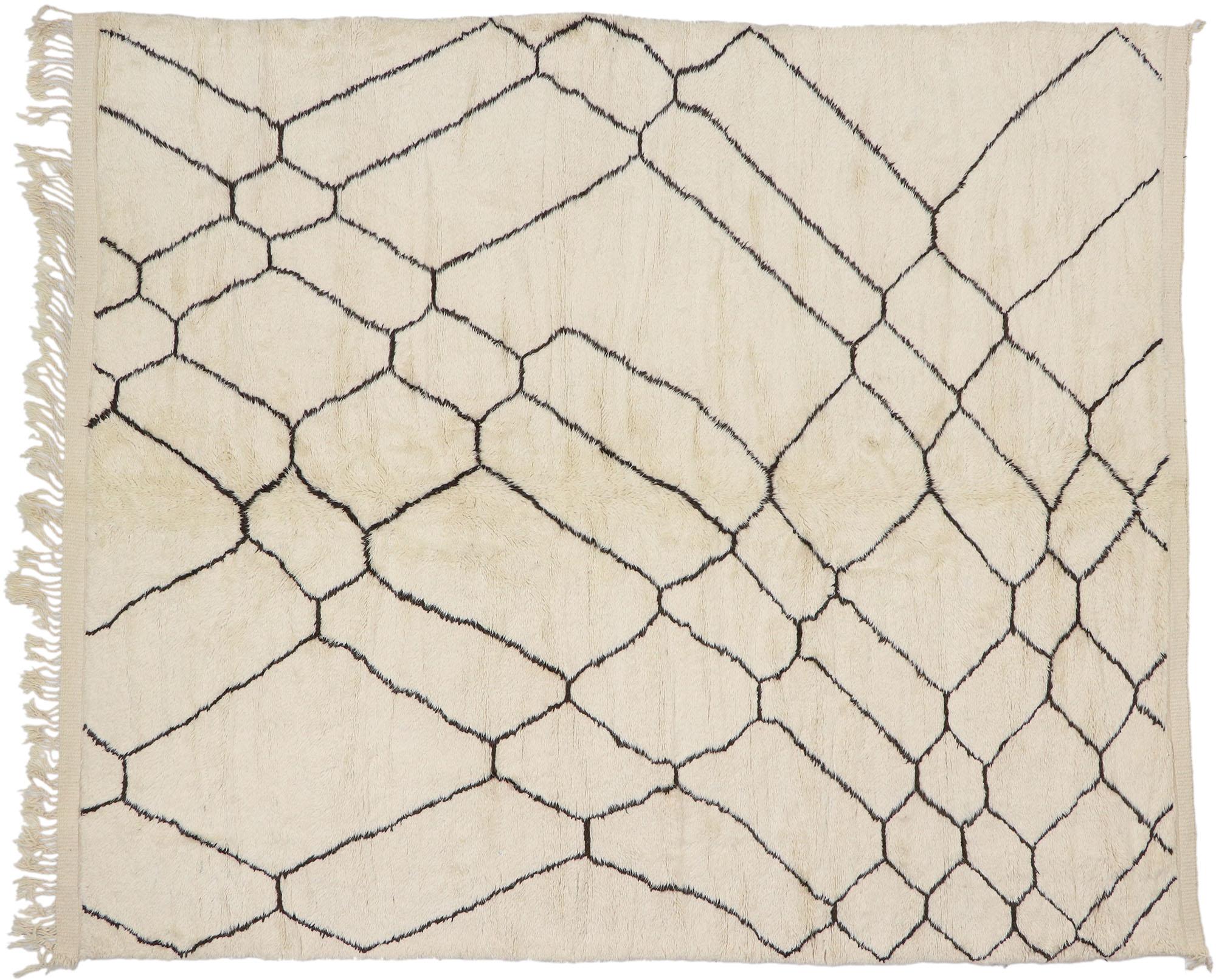 Nouveau tapis berbère marocain contemporain de style minimaliste en vente 1