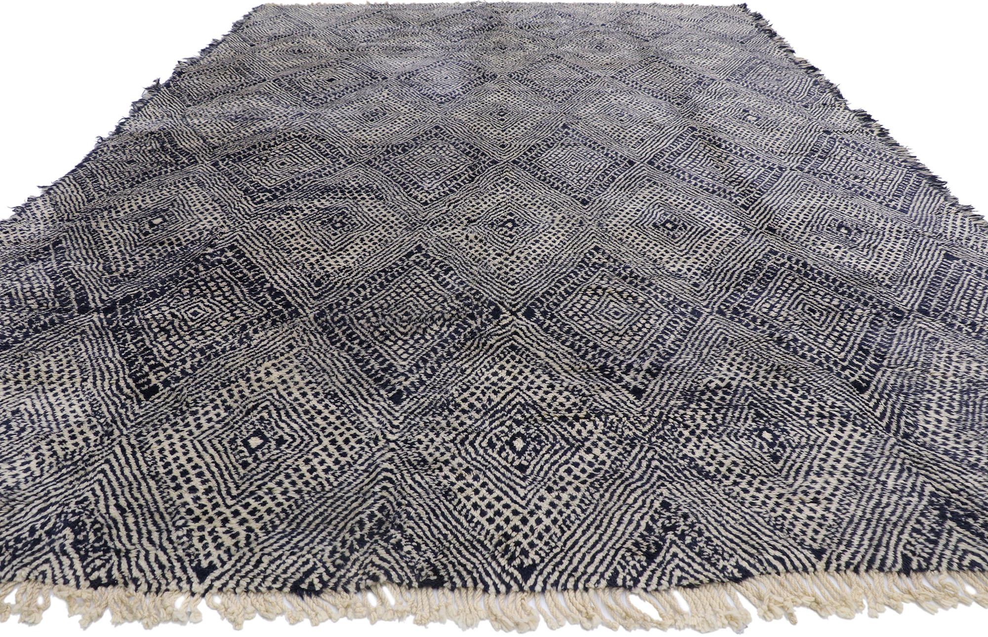 Tribal New Contemporary Berber Moroccan Rug with Modern Style For Sale