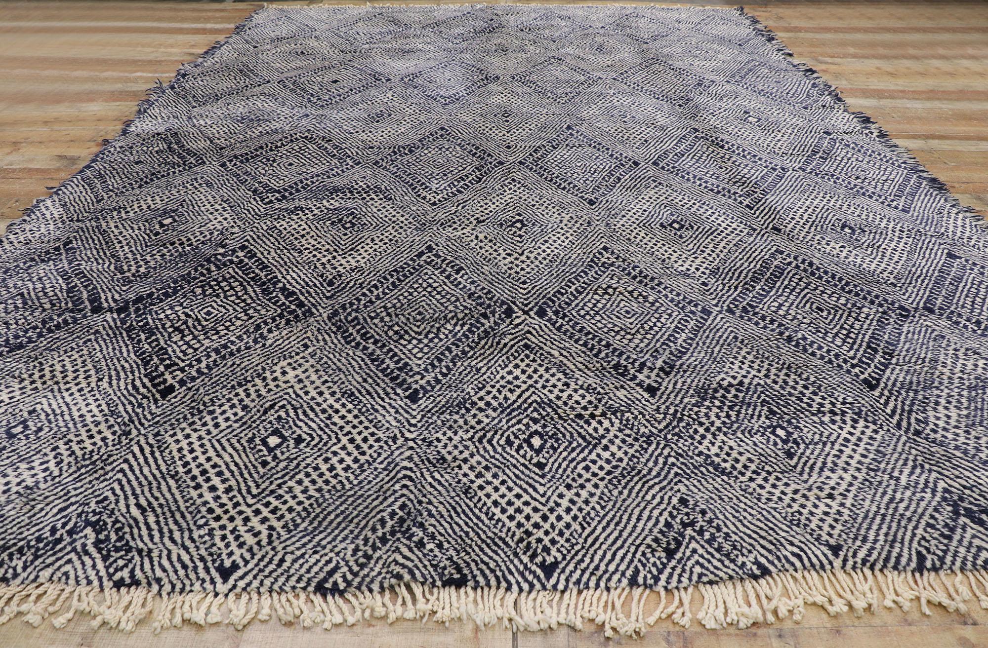 New Contemporary Berber Moroccan Rug with Modern Style For Sale 1