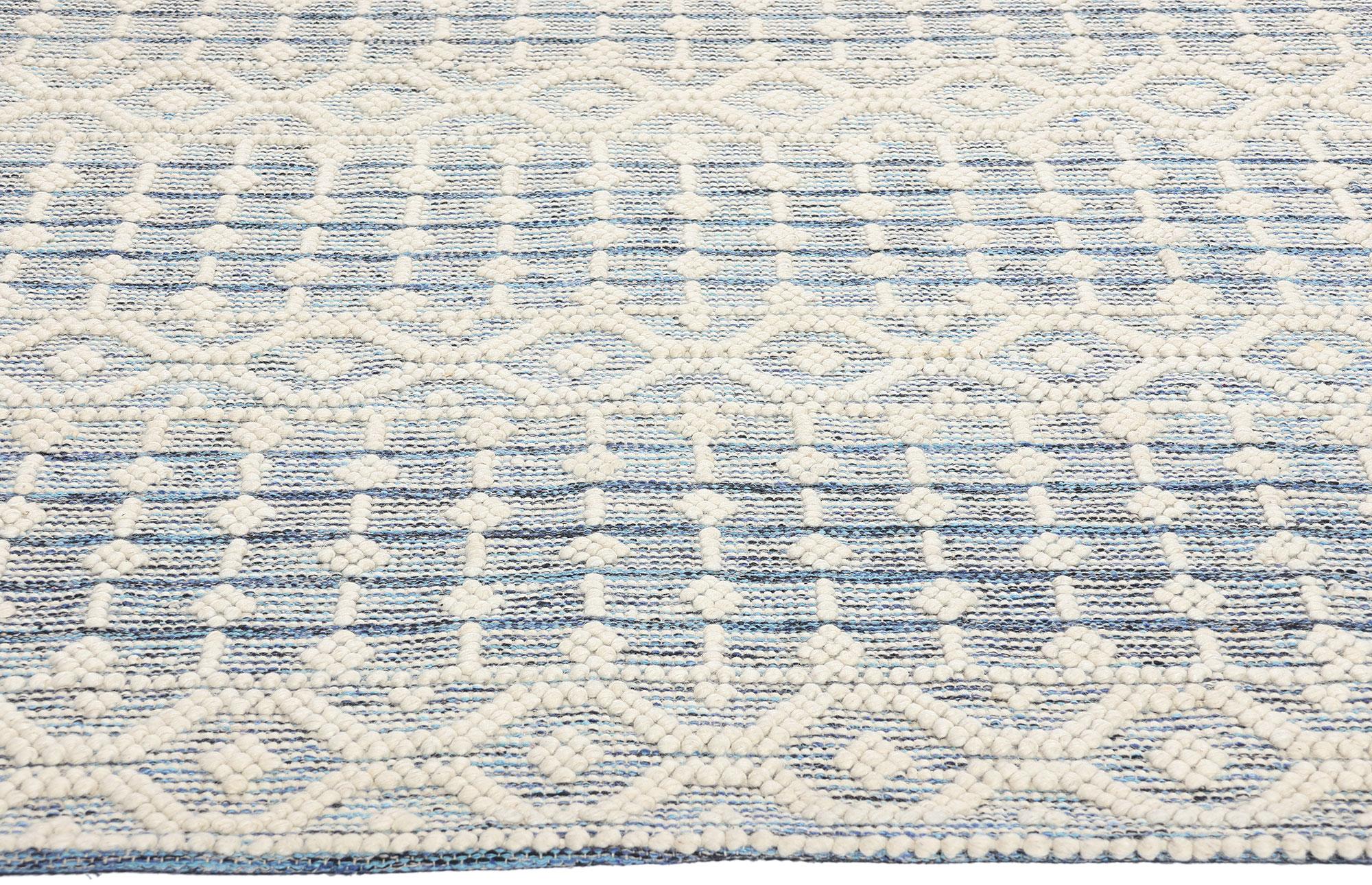Indiano New Contemporary Blue Moroccan Textured High-Low Rug in vendita
