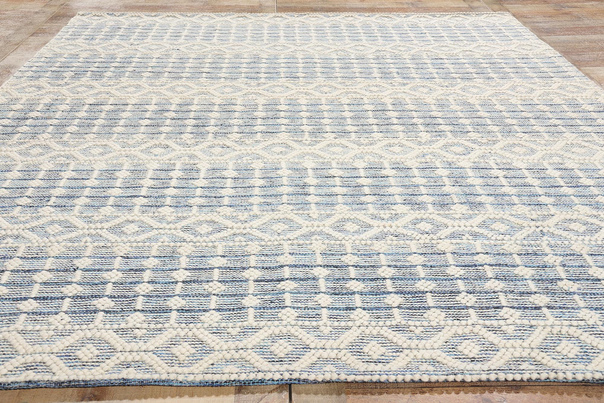Lana New Contemporary Blue Moroccan Textured High-Low Rug in vendita
