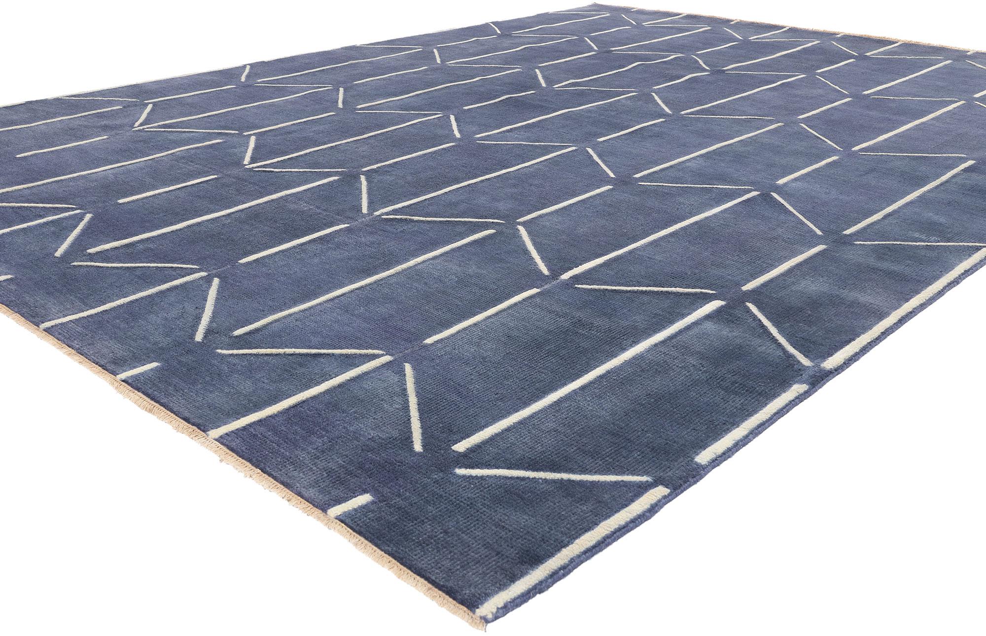 31187 New Modern Geometric High-Low Rug, 09'03 x 12'04. Dieser moderne High-Low-Teppich aus handgeknüpfter Wolle in einem bezaubernden Blau ist ein zeitgenössisches Meisterwerk, das geometrische Präzision mit handwerklicher indischer Kunstfertigkeit