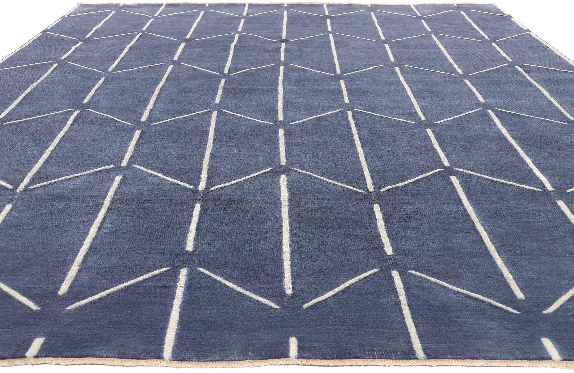 New Contemporary Blue Textured High-Low Carpet mit postmodernem erhabenem Design (Postmoderne) im Angebot