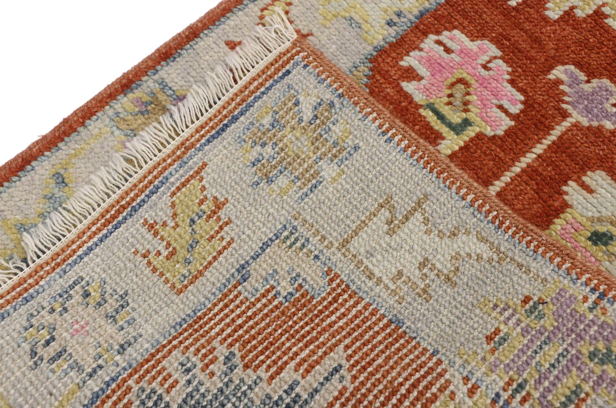 New Contemporary Colorful Oushak Accent Rug for Entryway, Foyer, or Kitchen In New Condition For Sale In Dallas, TX