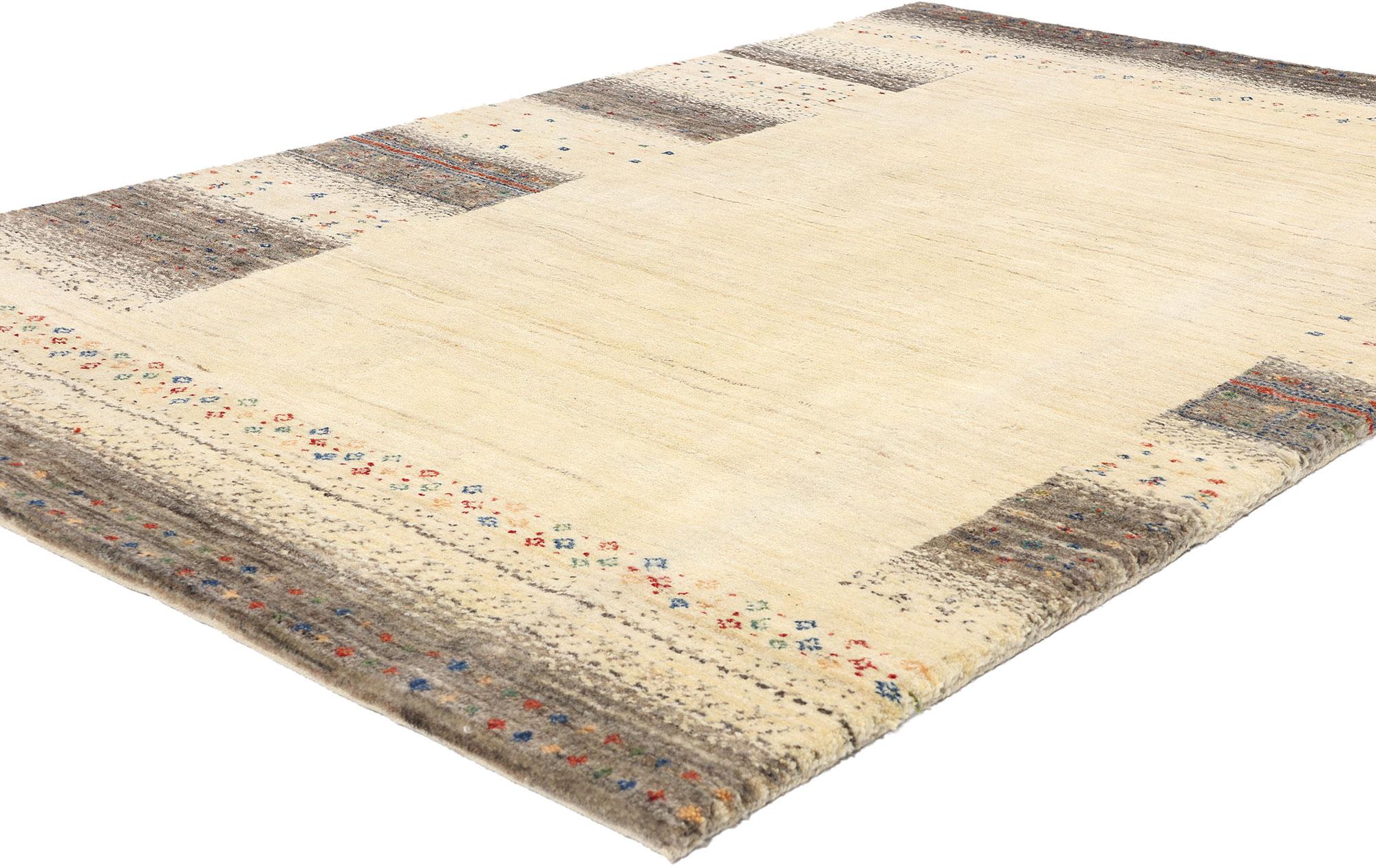 31006 Tappeto Gabbeh indiano, 04'11 x 07'10, tonalità terra. I tappeti Gabbeh indiani in lana annodati a mano sono tappeti tradizionali originari dell'India, caratterizzati dalla loro costruzione artigianale con lana filata a mano e tinture