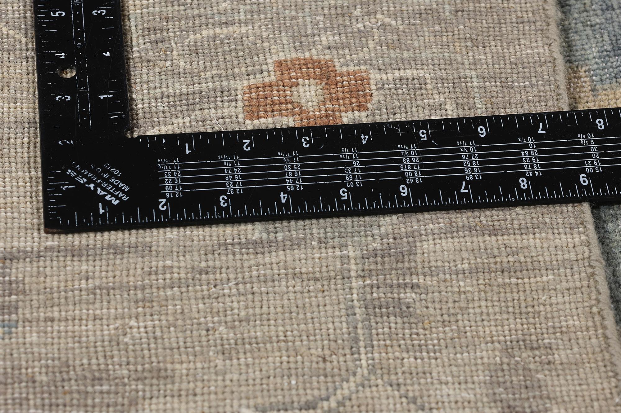 XXIe siècle et contemporain New Contemporary Earth-Tone Oushak Rug (Tapis Oushak contemporain) en vente
