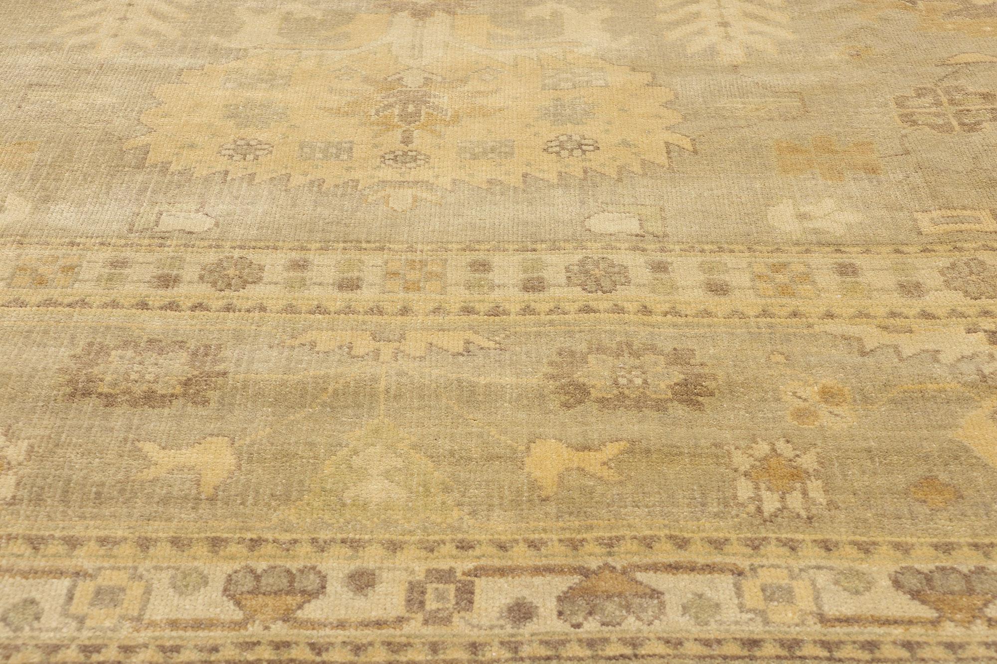 New Contemporary Earth-Tone Oushak Rug with Transitional Style (Handgeknüpft) im Angebot