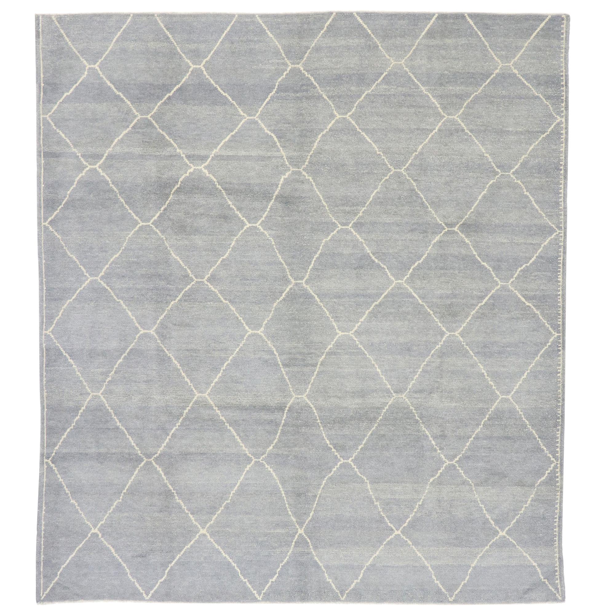 New Contemporary Gray Moroccan Style Rug with Modern Trellis Design For Sale