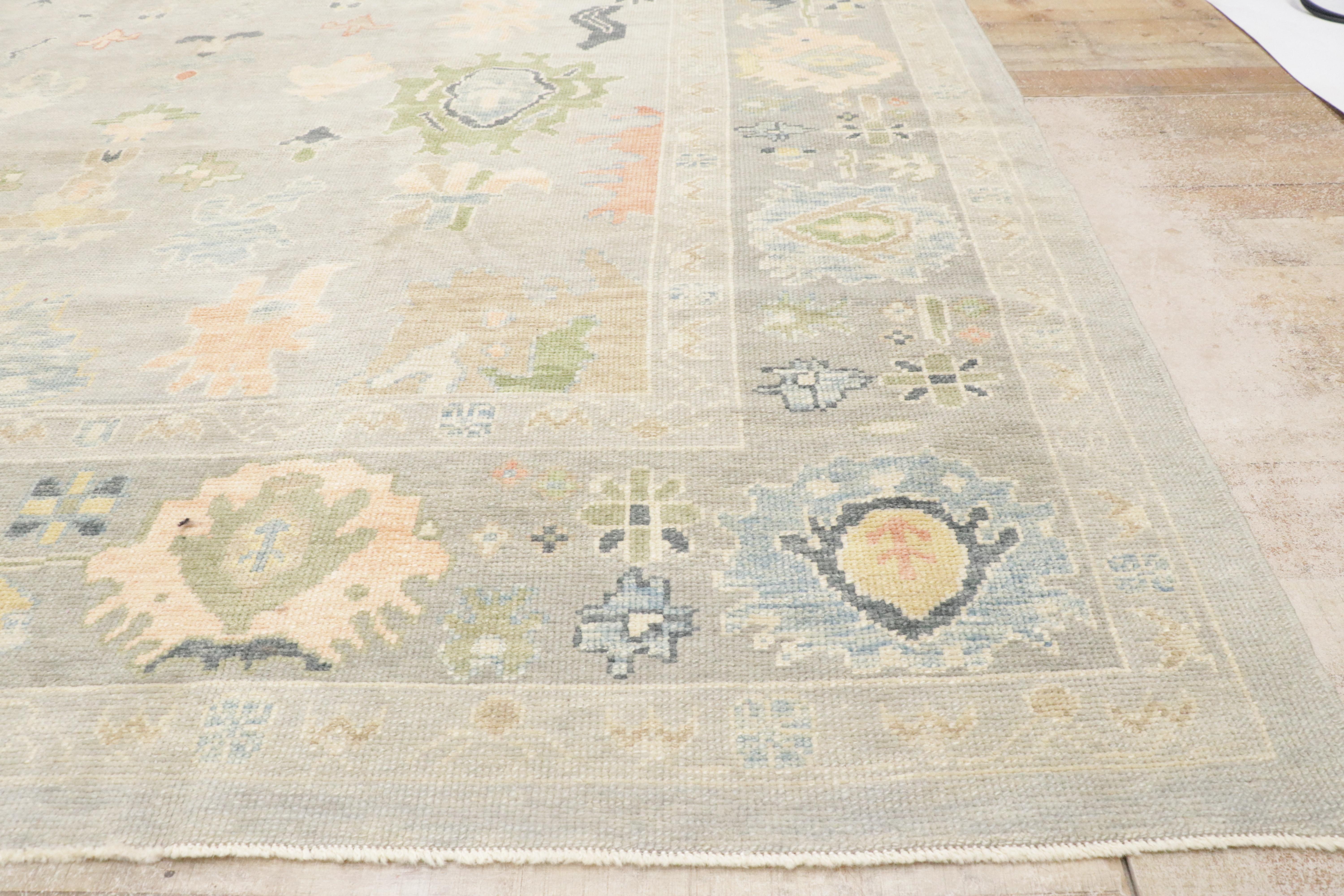 Zeitgenössischer grauer türkischer Oushak-Teppich im modernen Küstenhausstil im Angebot 4