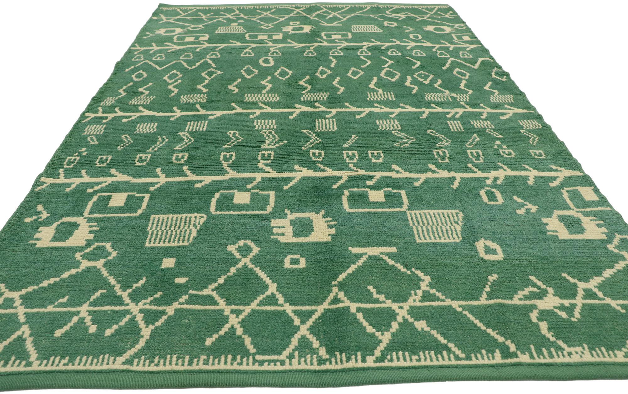 Zeitgenössischer grüner marokkanischer Teppich im postmodernen Stammesstil (Türkisch) im Angebot