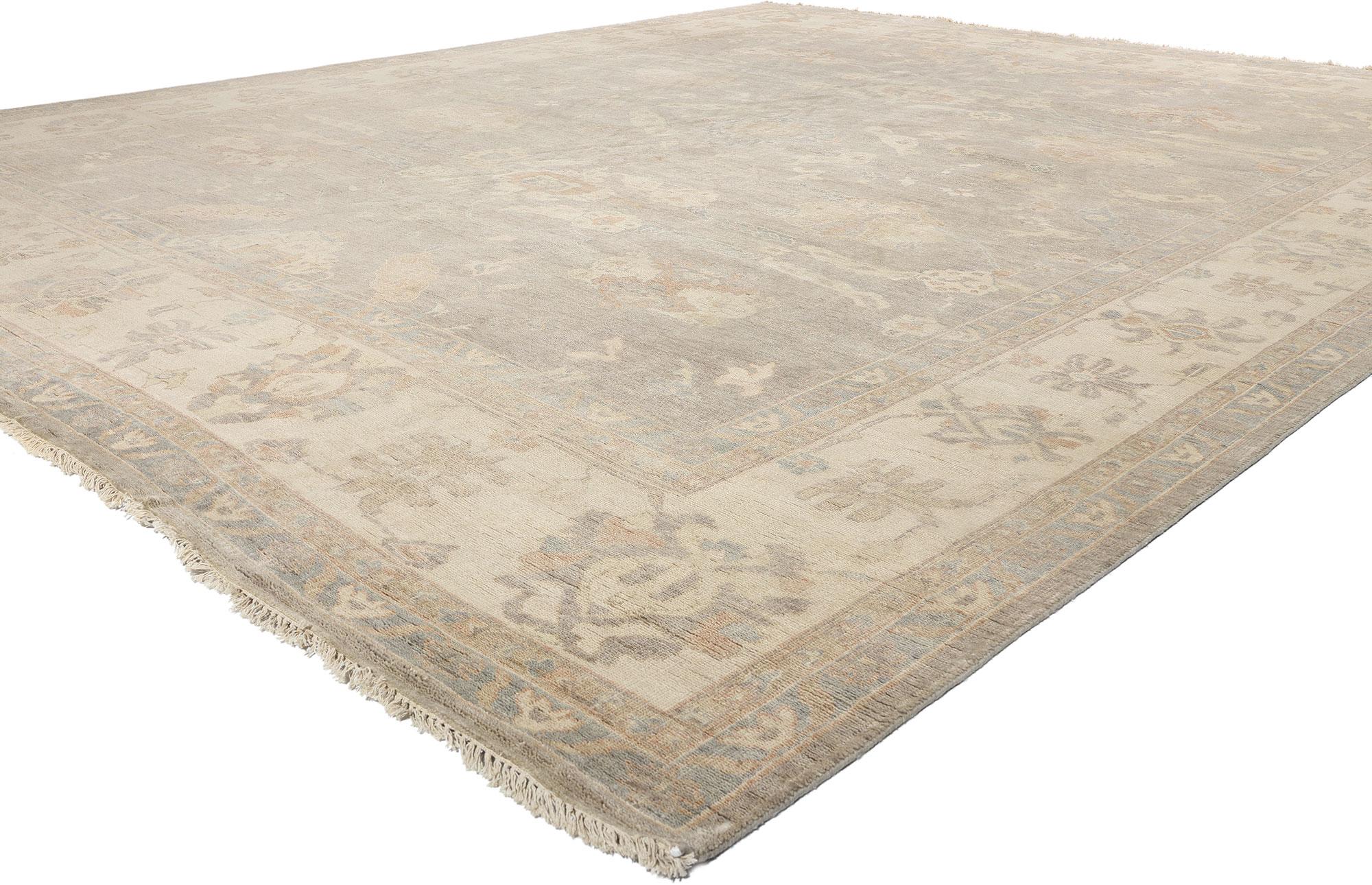 31076 Vintage-inspirierter moderner grauer Oushak-Teppich, 12'02 x 14'08. Dieser moderne graue Oushak-Teppich aus handgeknüpfter Wolle ist eine atemberaubende Ergänzung für Ihr Zuhause und strahlt Eleganz und zeitlose Schönheit aus. Der mit viel