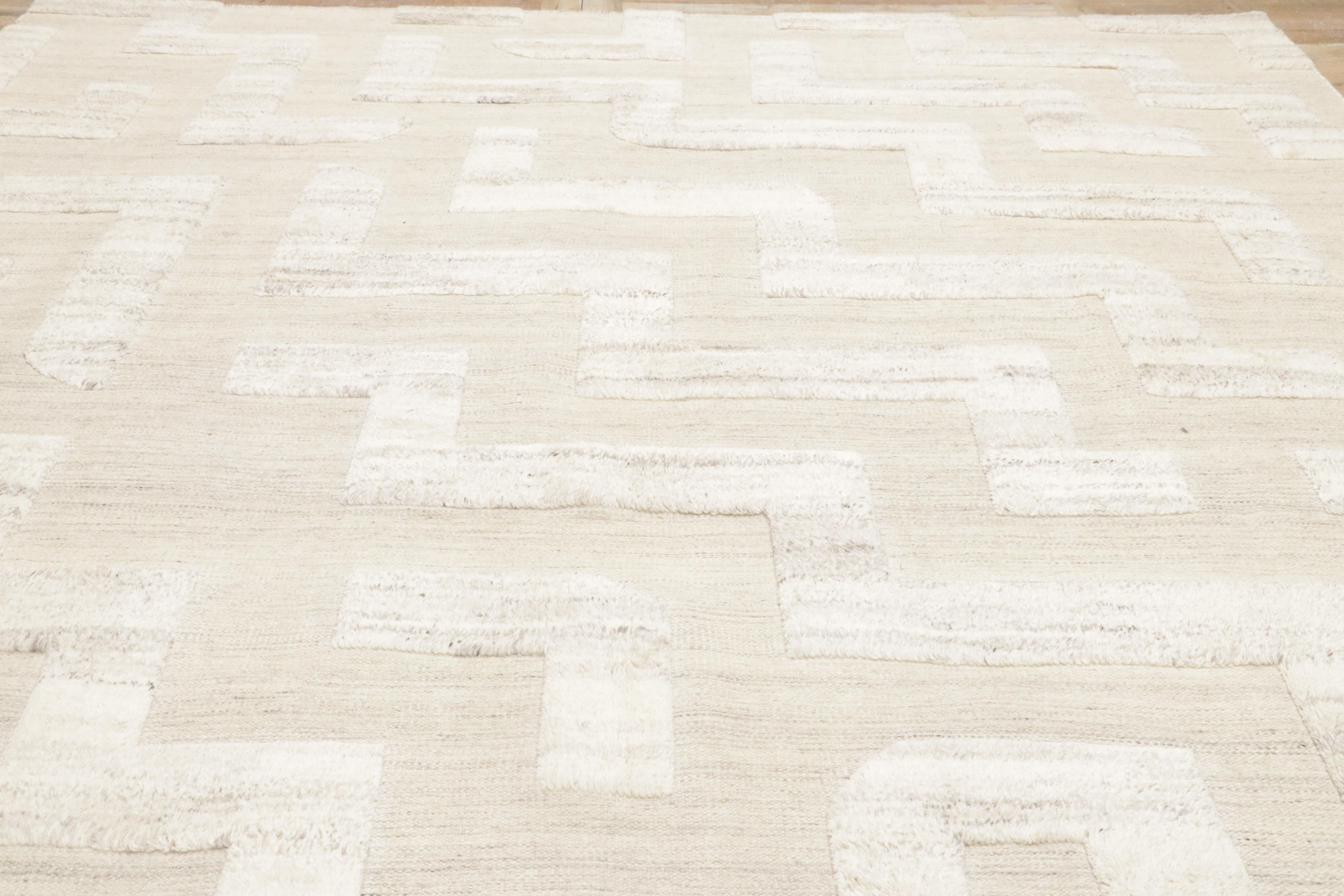 New Organic Modern High-Low Carpet with Minimalist Style In New Condition For Sale In Dallas, TX