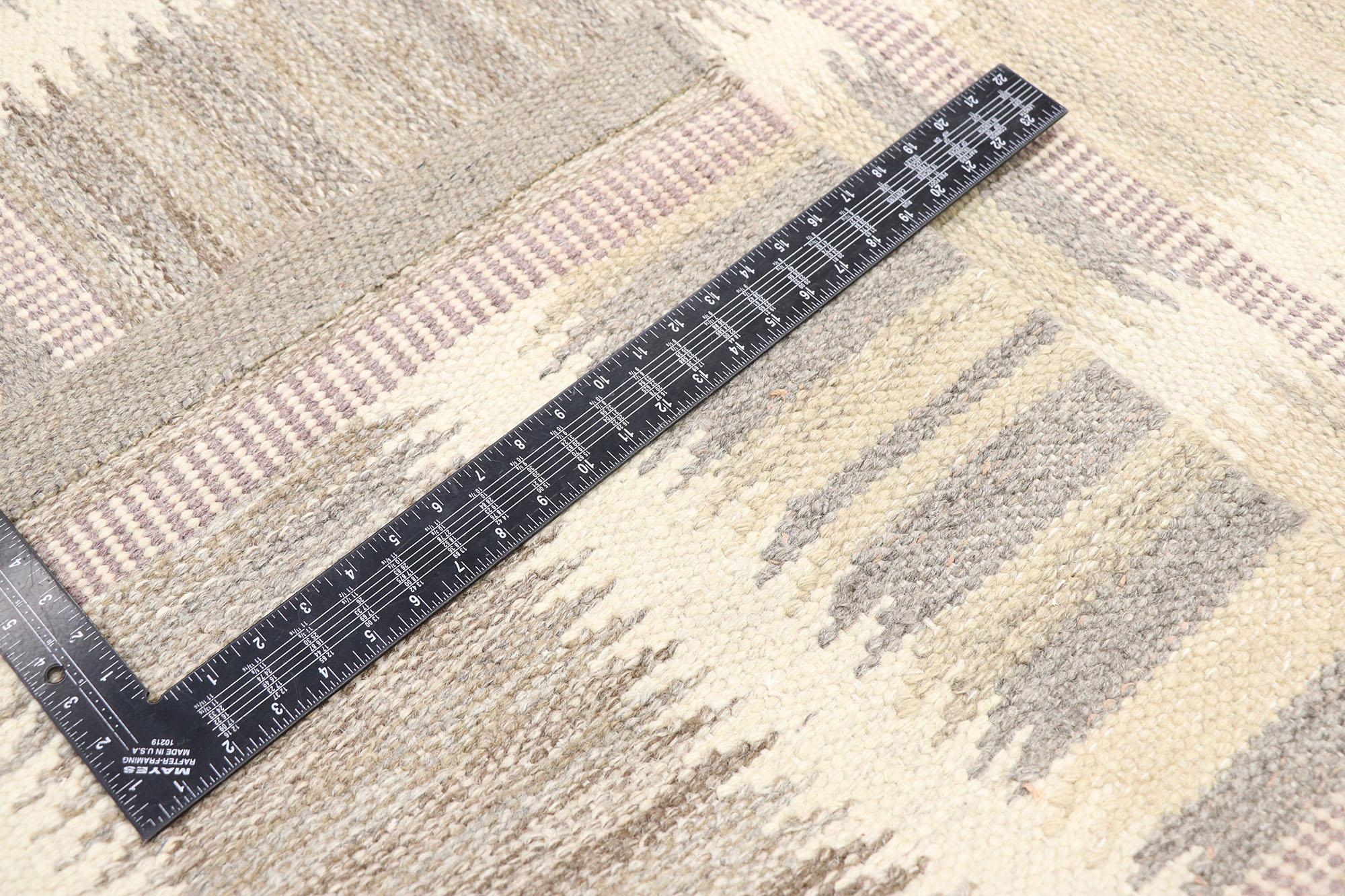 New Contemporary Swedish Inspired Kilim Rug with Scandinavian Modern Style In New Condition In Dallas, TX