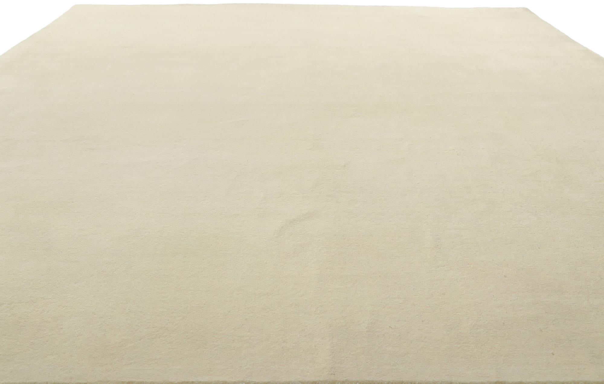 New Contemporary Ivory Area Rug with Minimalist Luxe Style In New Condition For Sale In Dallas, TX