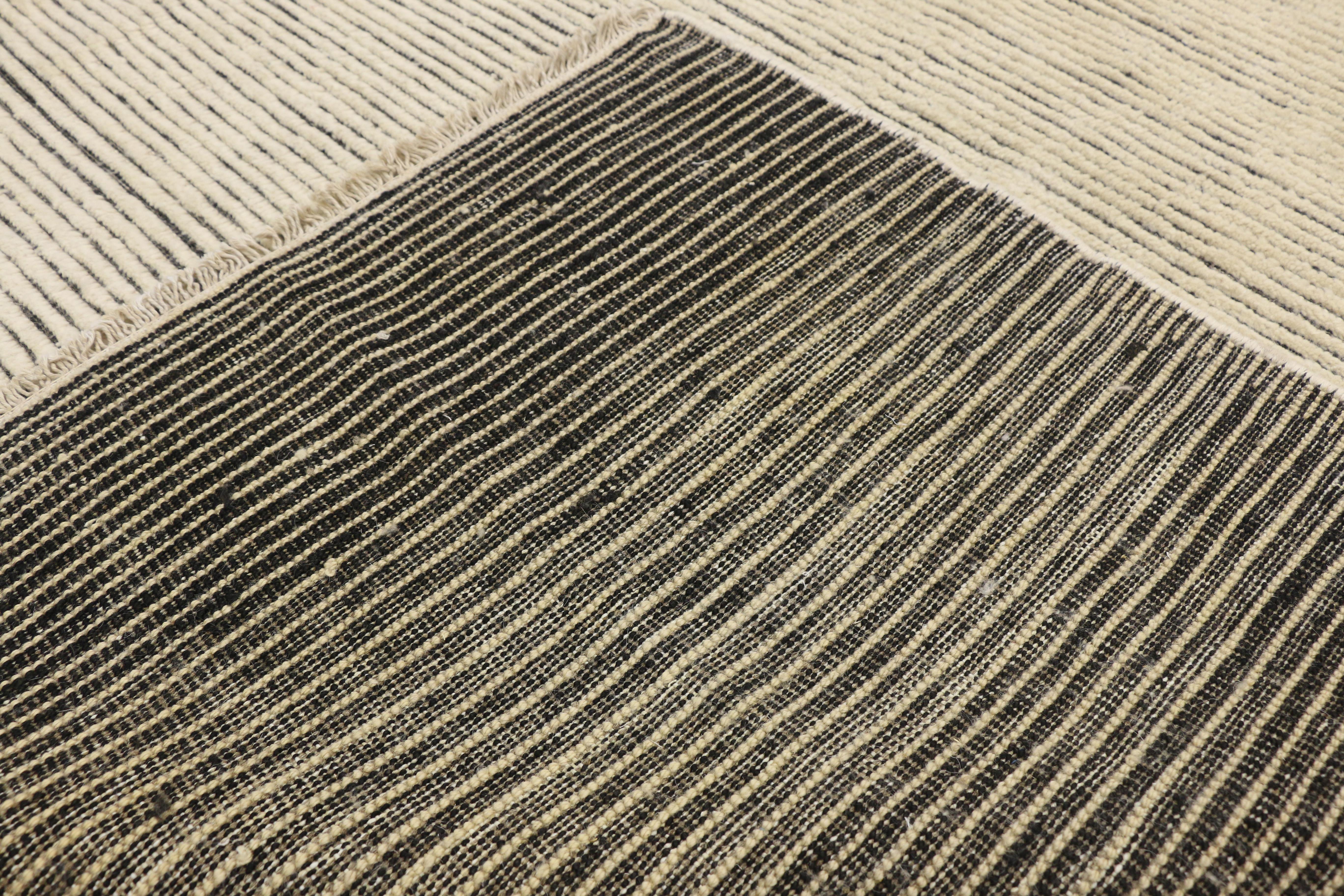 New Contemporary Moroccan Area Rug with Minimalist Organic Modern Style In New Condition In Dallas, TX