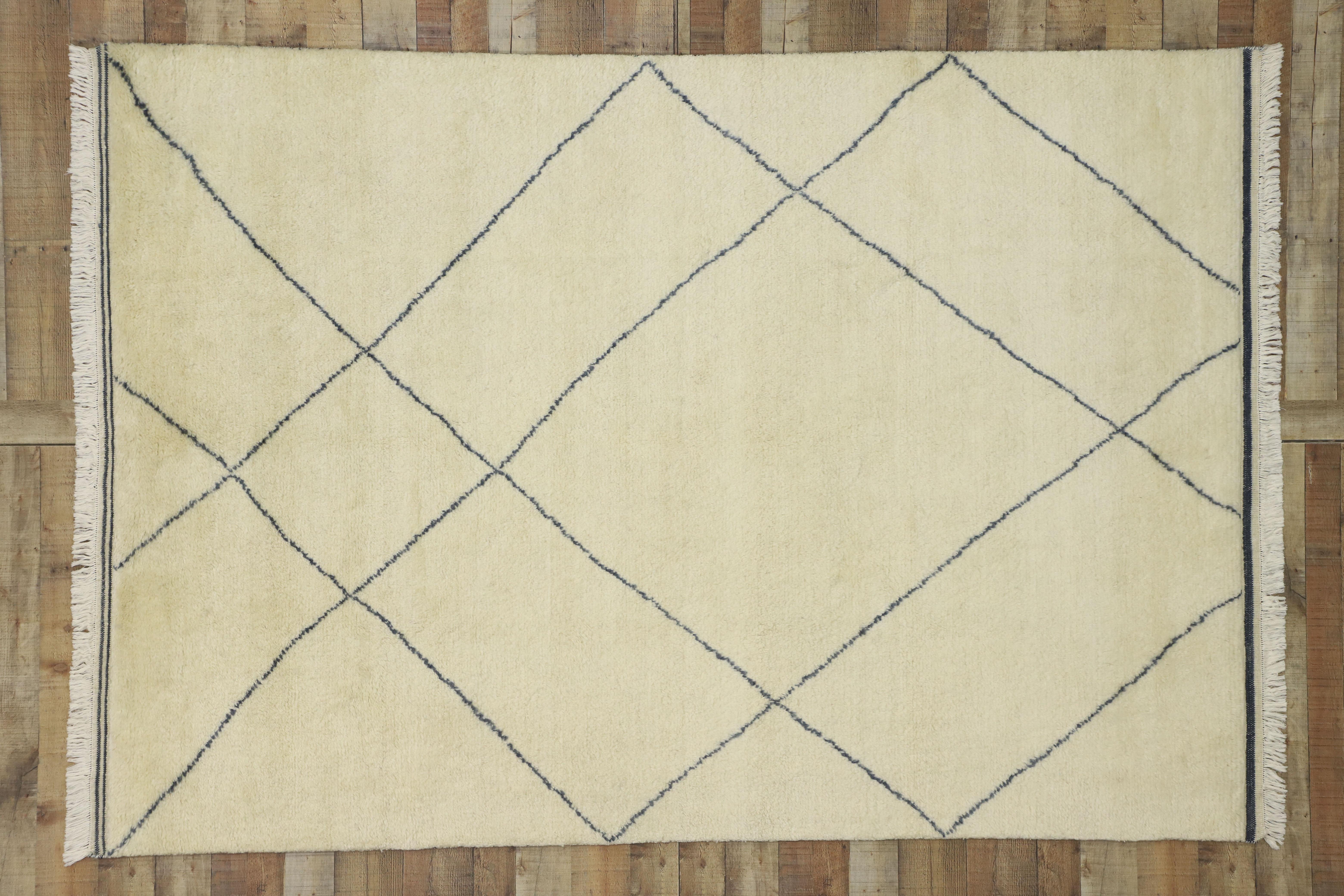Zeitgenössischer marokkanischer Teppich mit modernem Mid-Century Modern-Stil (21. Jahrhundert und zeitgenössisch) im Angebot