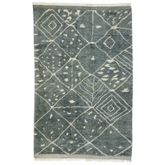 Nouveau tapis marocain contemporain avec des motifs organiques, moderne et Hygge